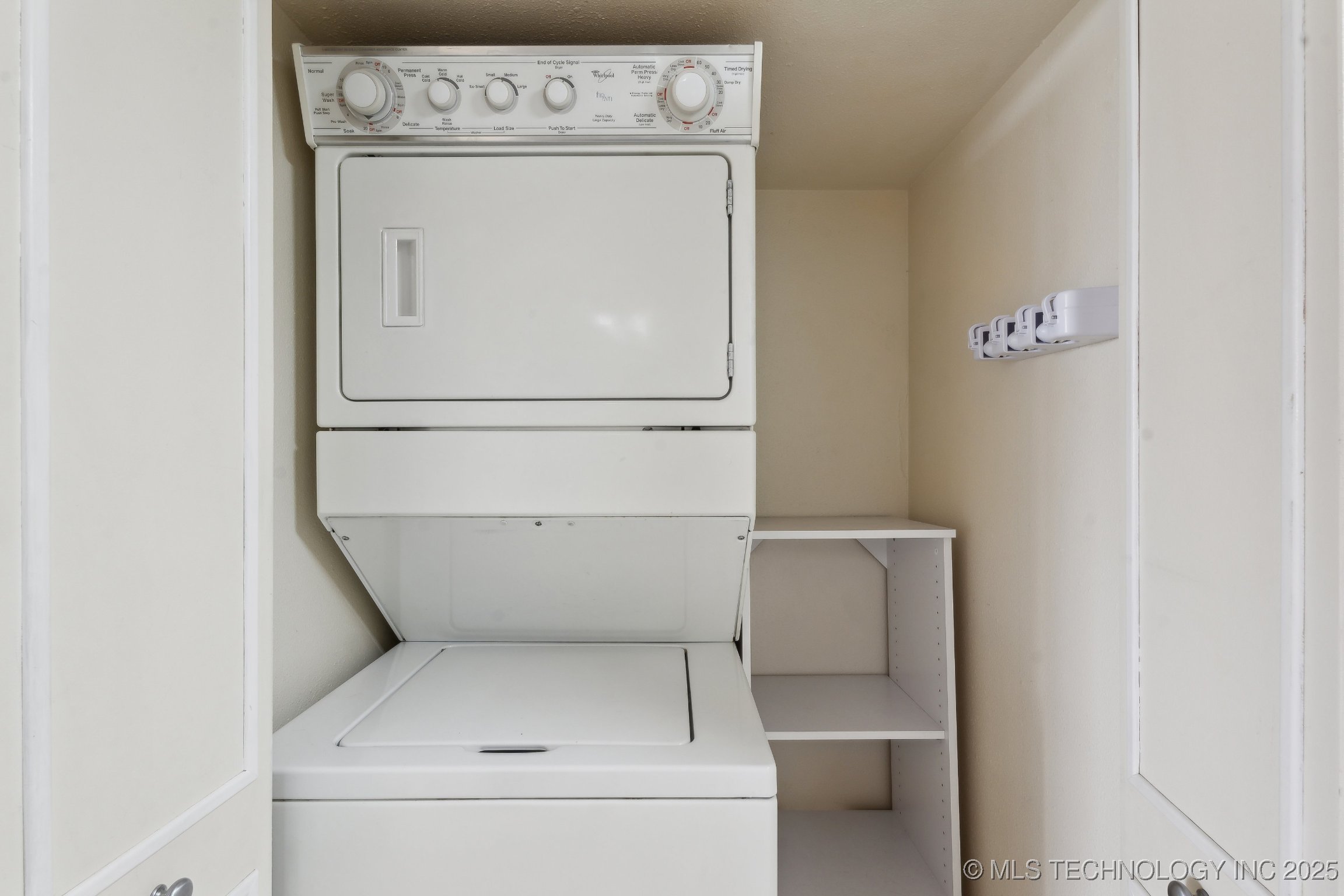 450 W 7th Street #908 Property Photo 9