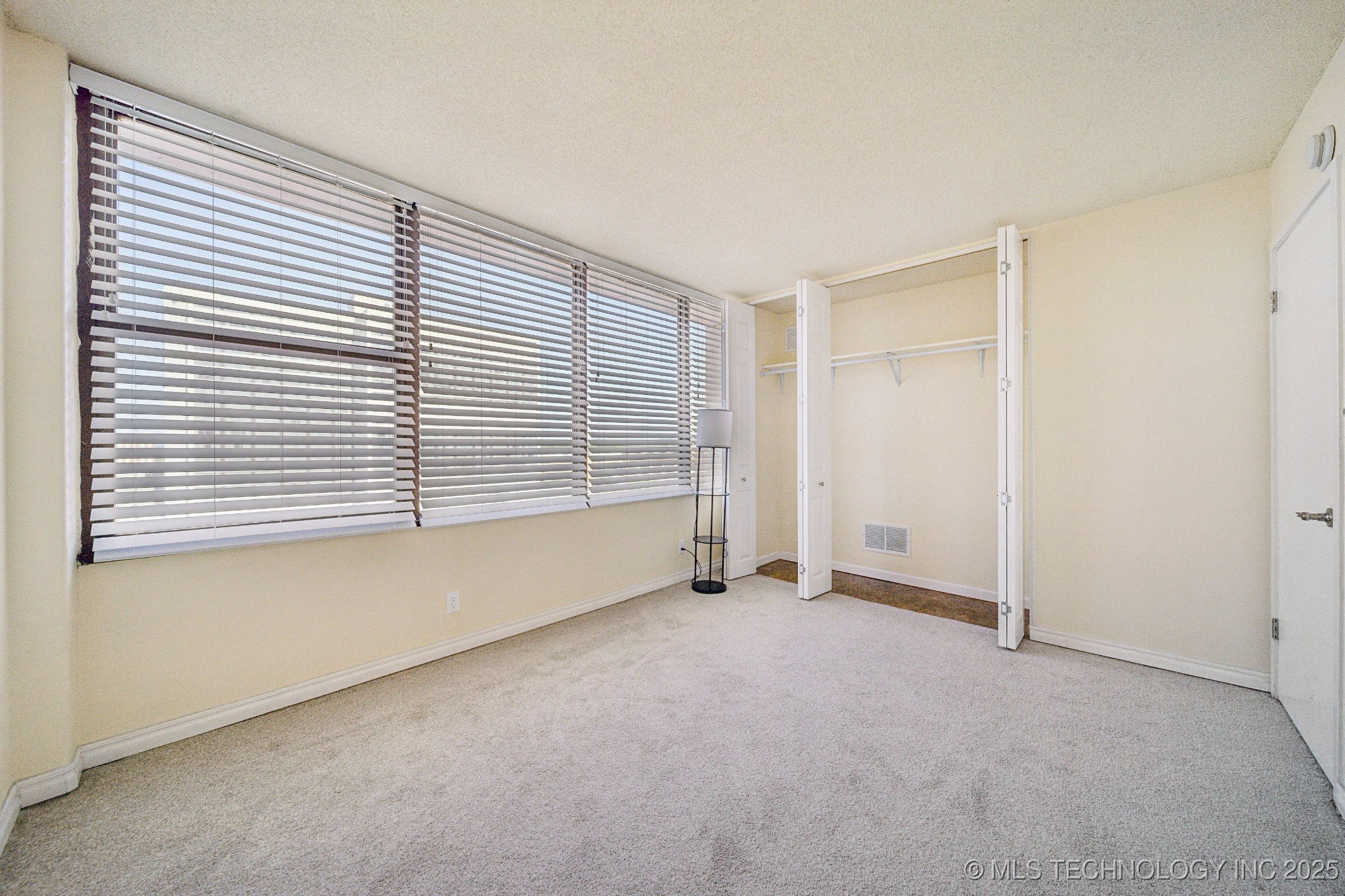 450 W 7th Street #908 Property Photo 13