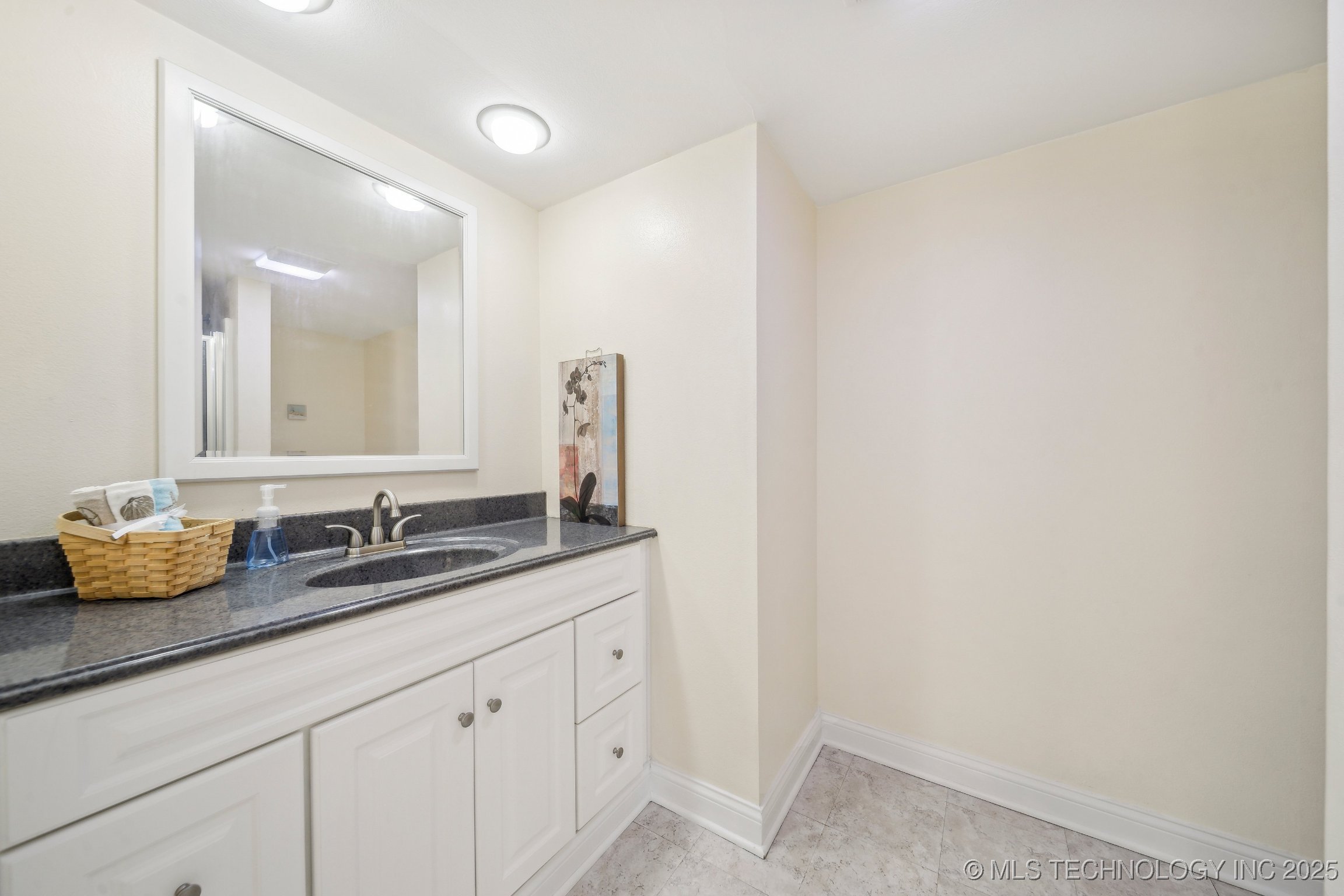 450 W 7th Street #908 Property Photo 14