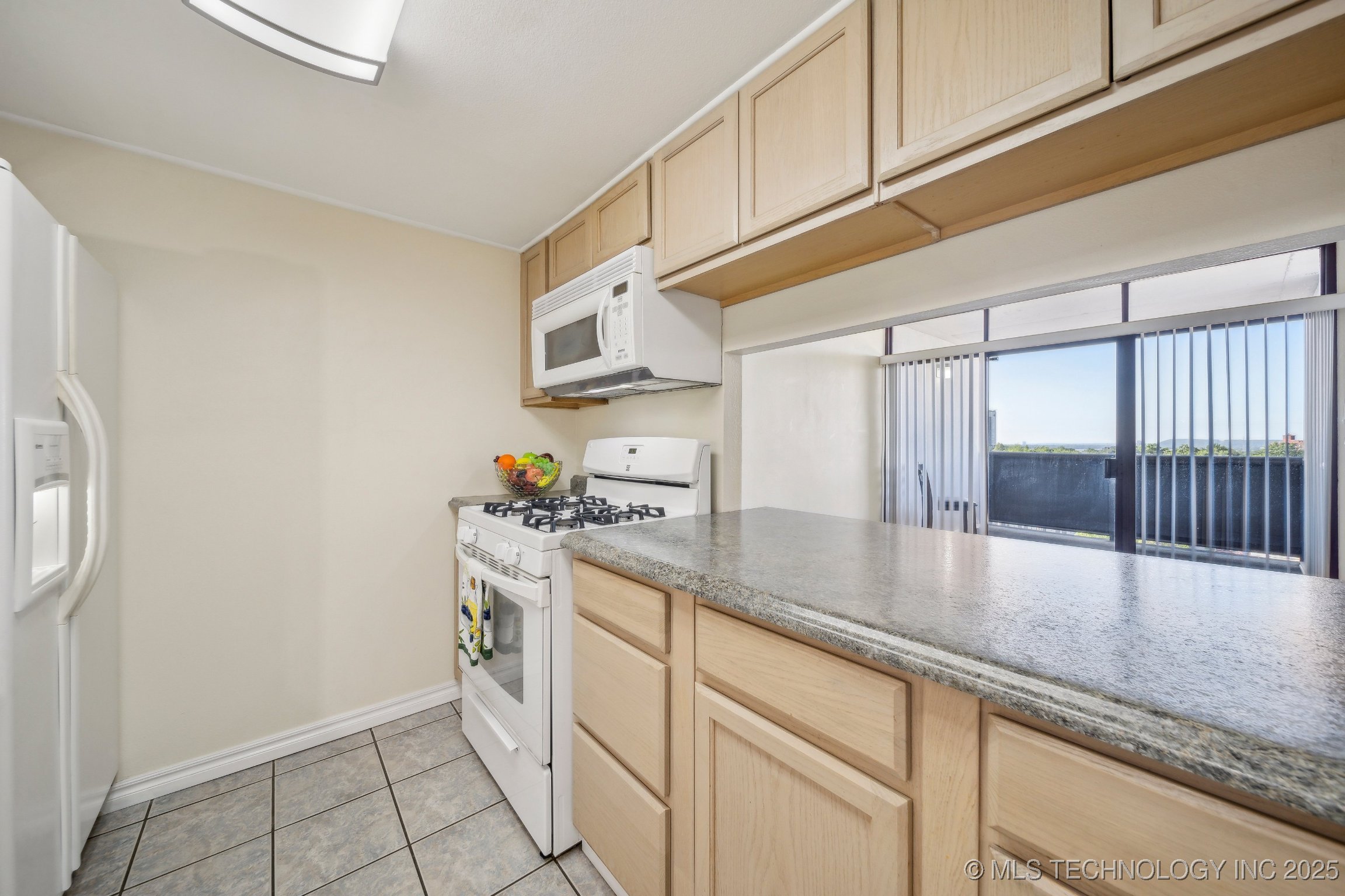 450 W 7th Street #908 Property Photo 17