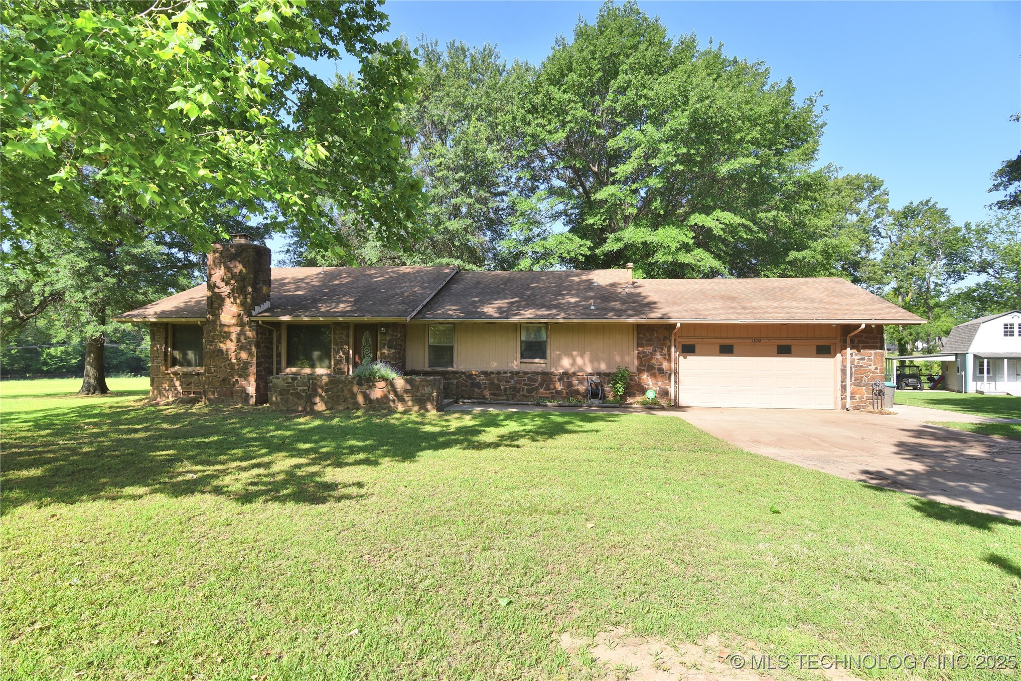 13008 S 193rd East Avenue Property Photo 3