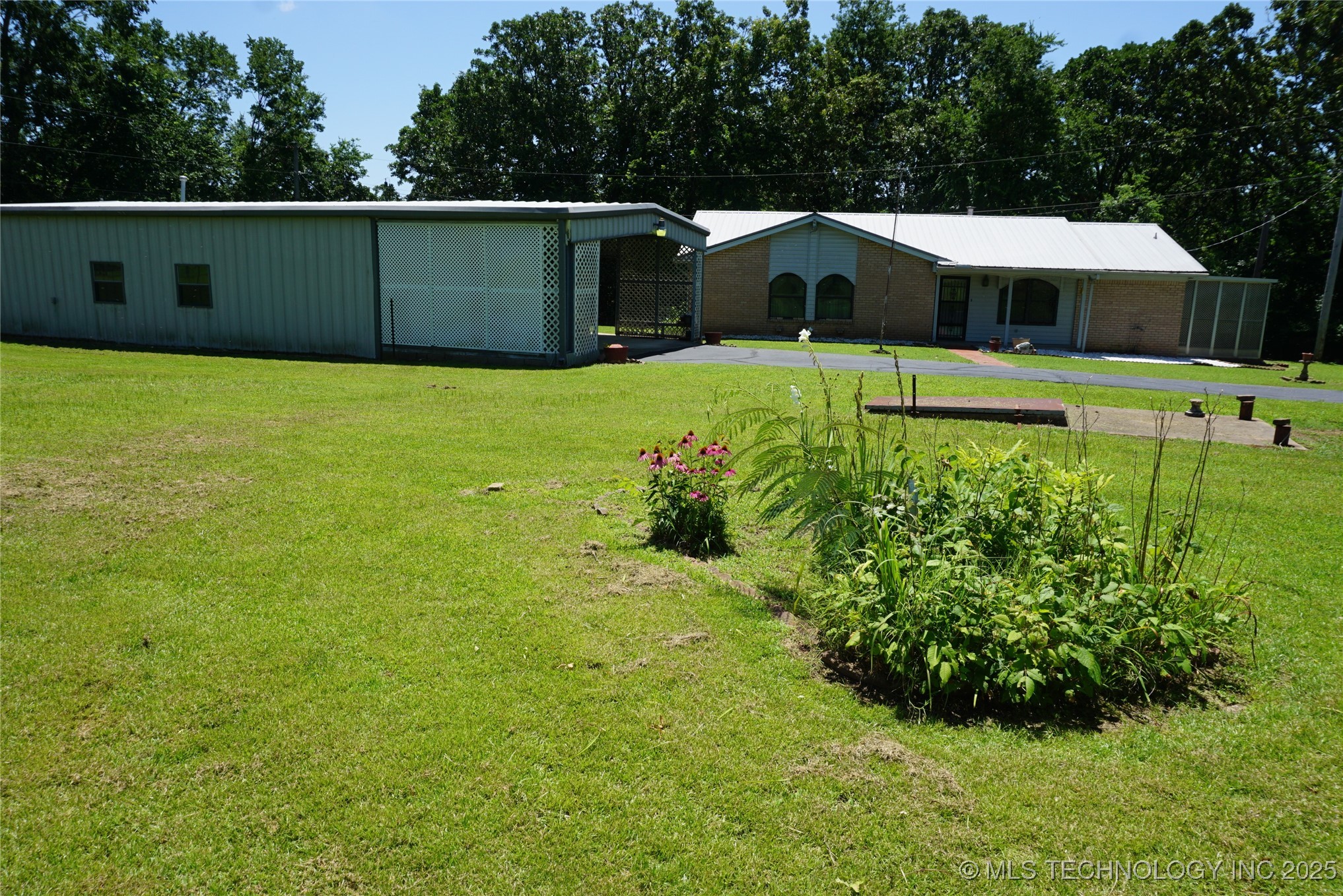201 S 277th East Avenue Property Photo 1