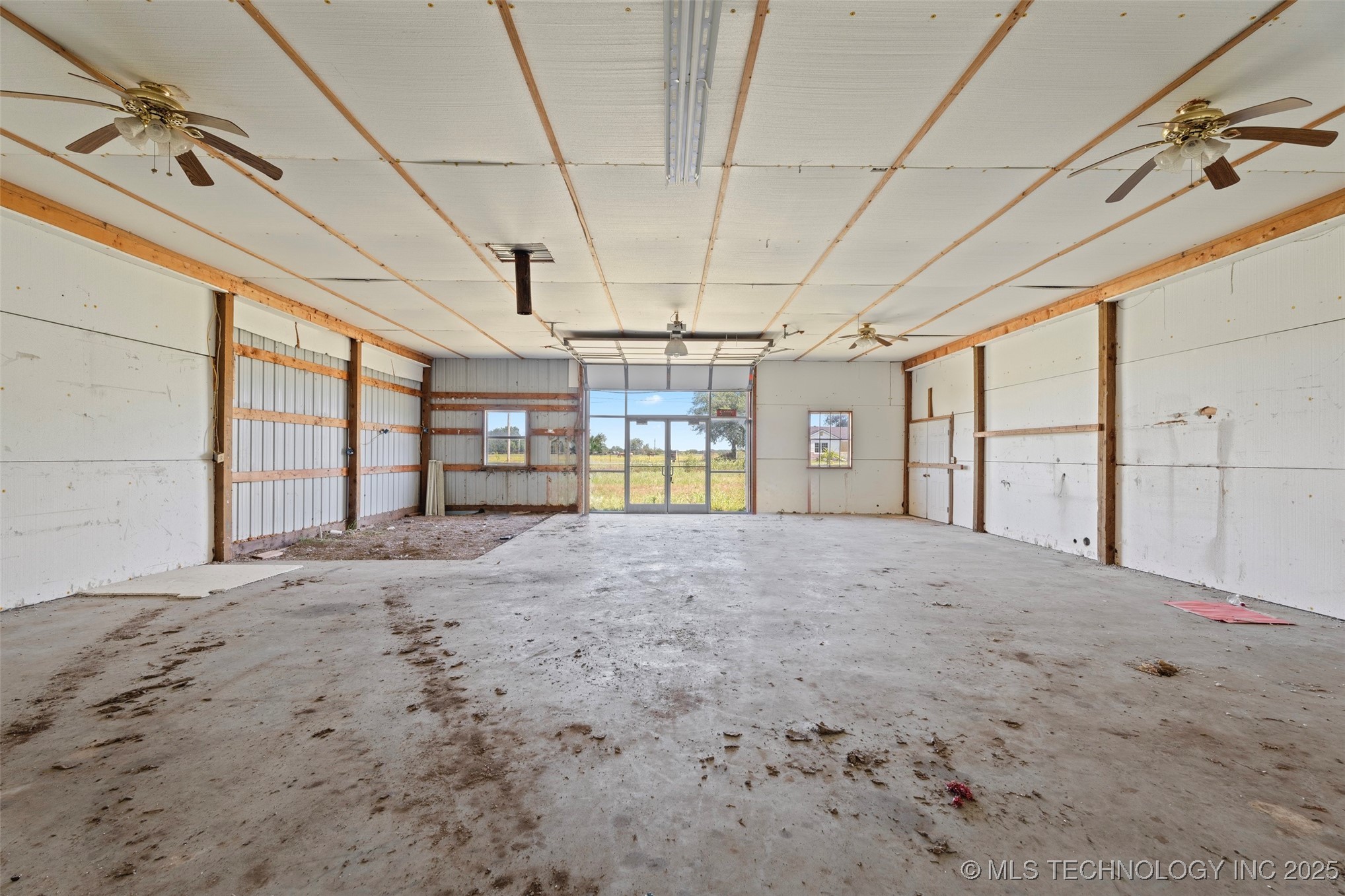 54091 E Hwy 59 Property Photo 5