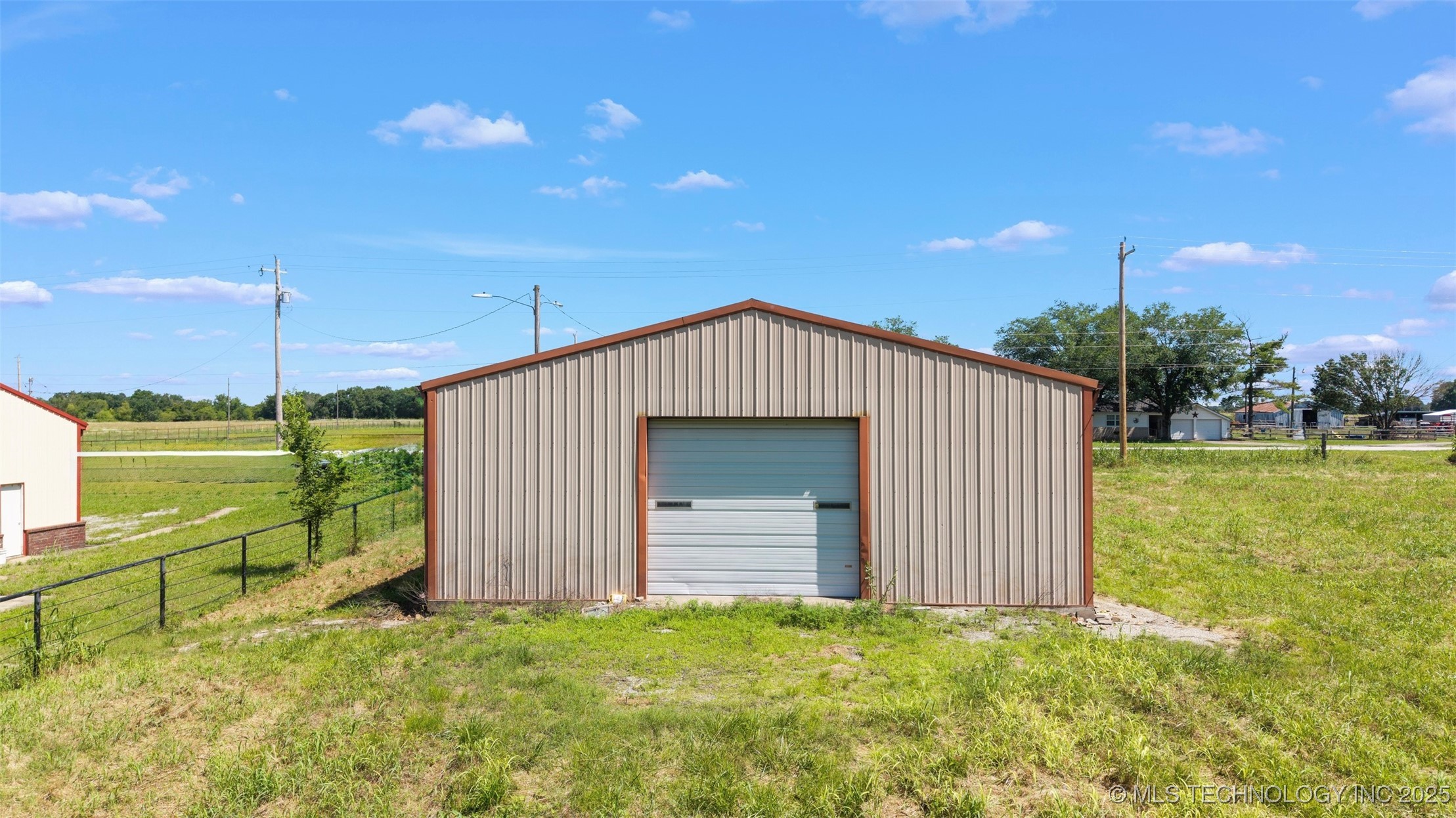 54091 E Hwy 59 Property Photo 7