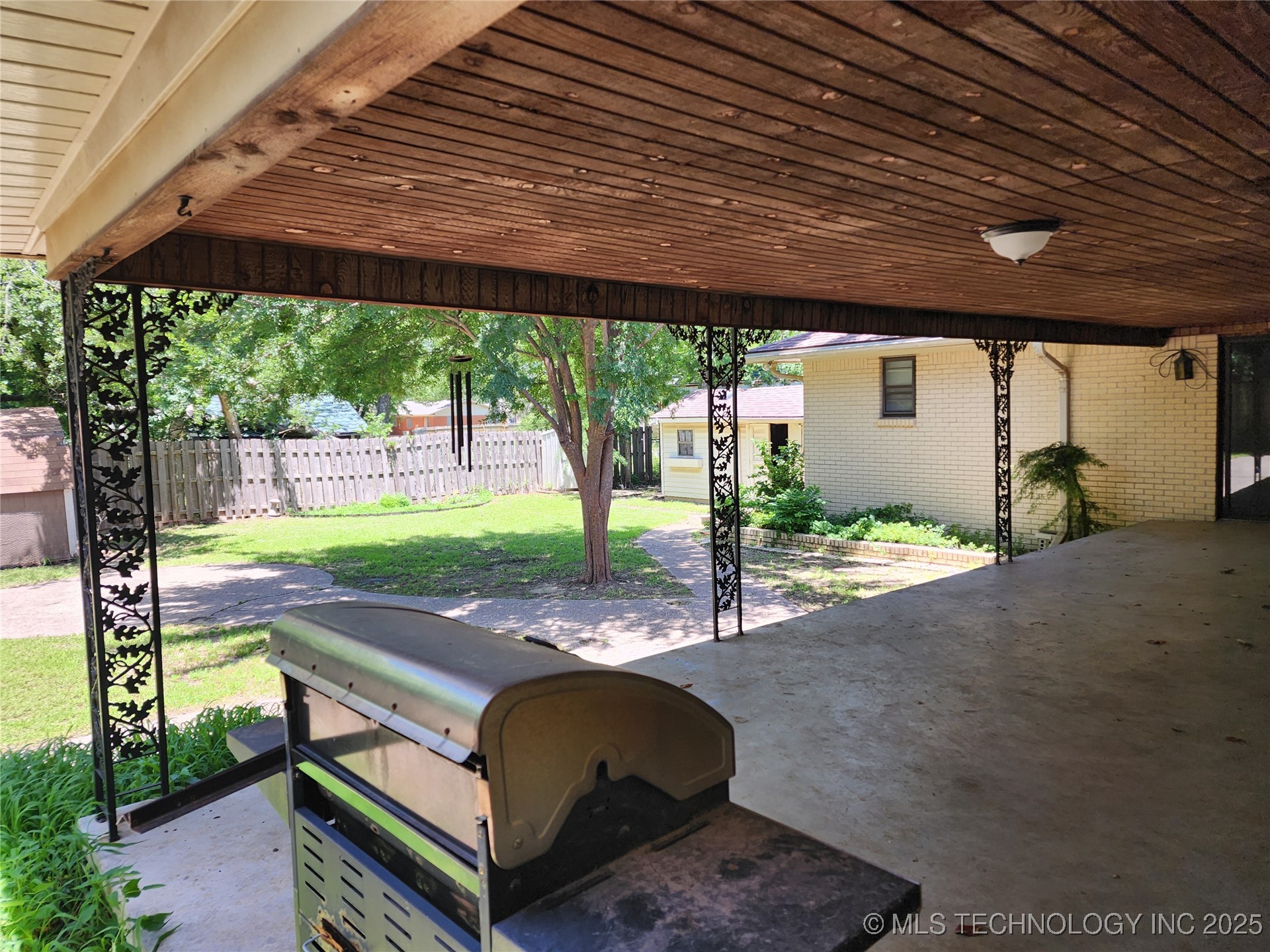 10 W Midland Property Photo 13