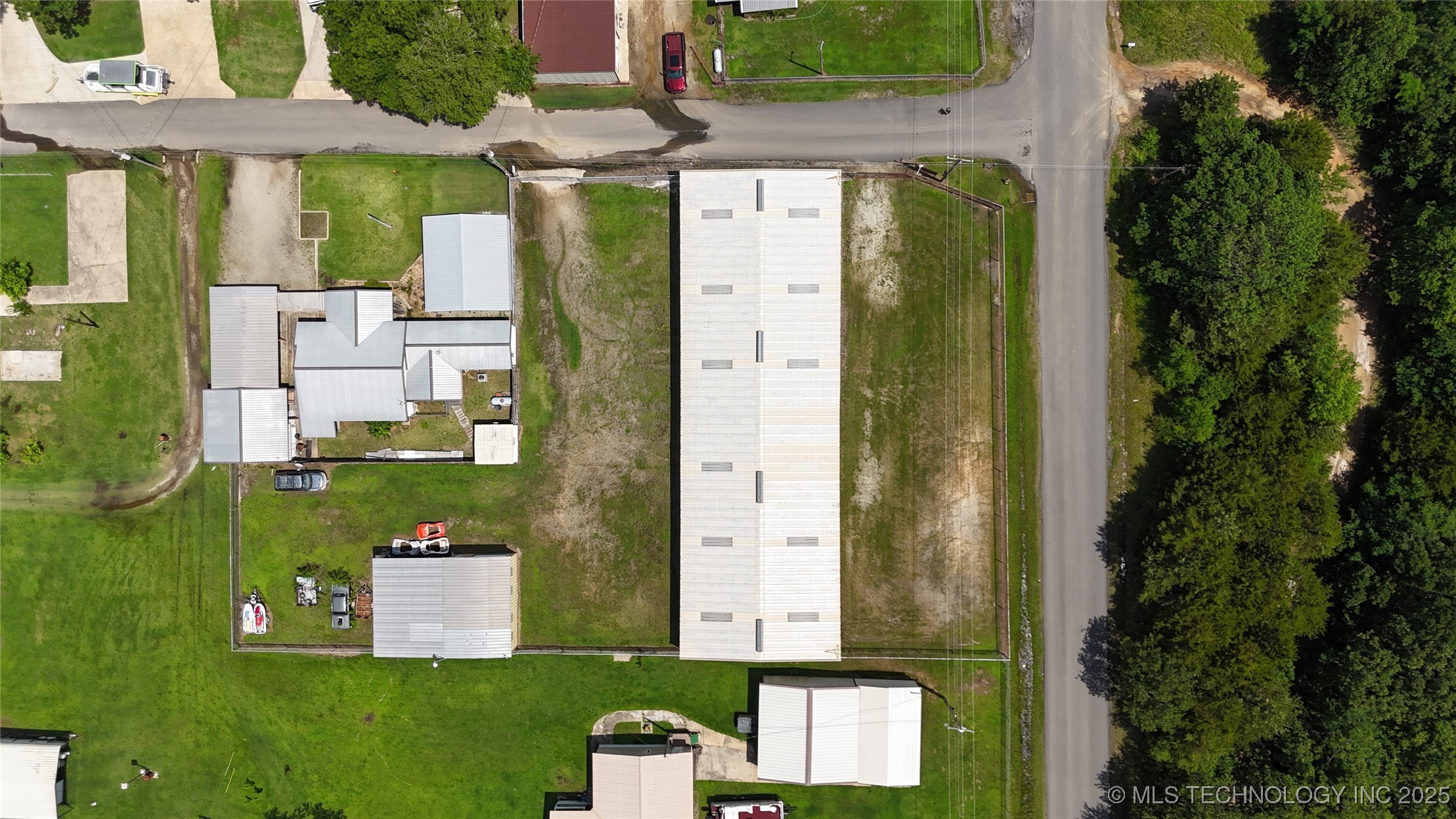 421692 E 1161 Circle Property Photo 5