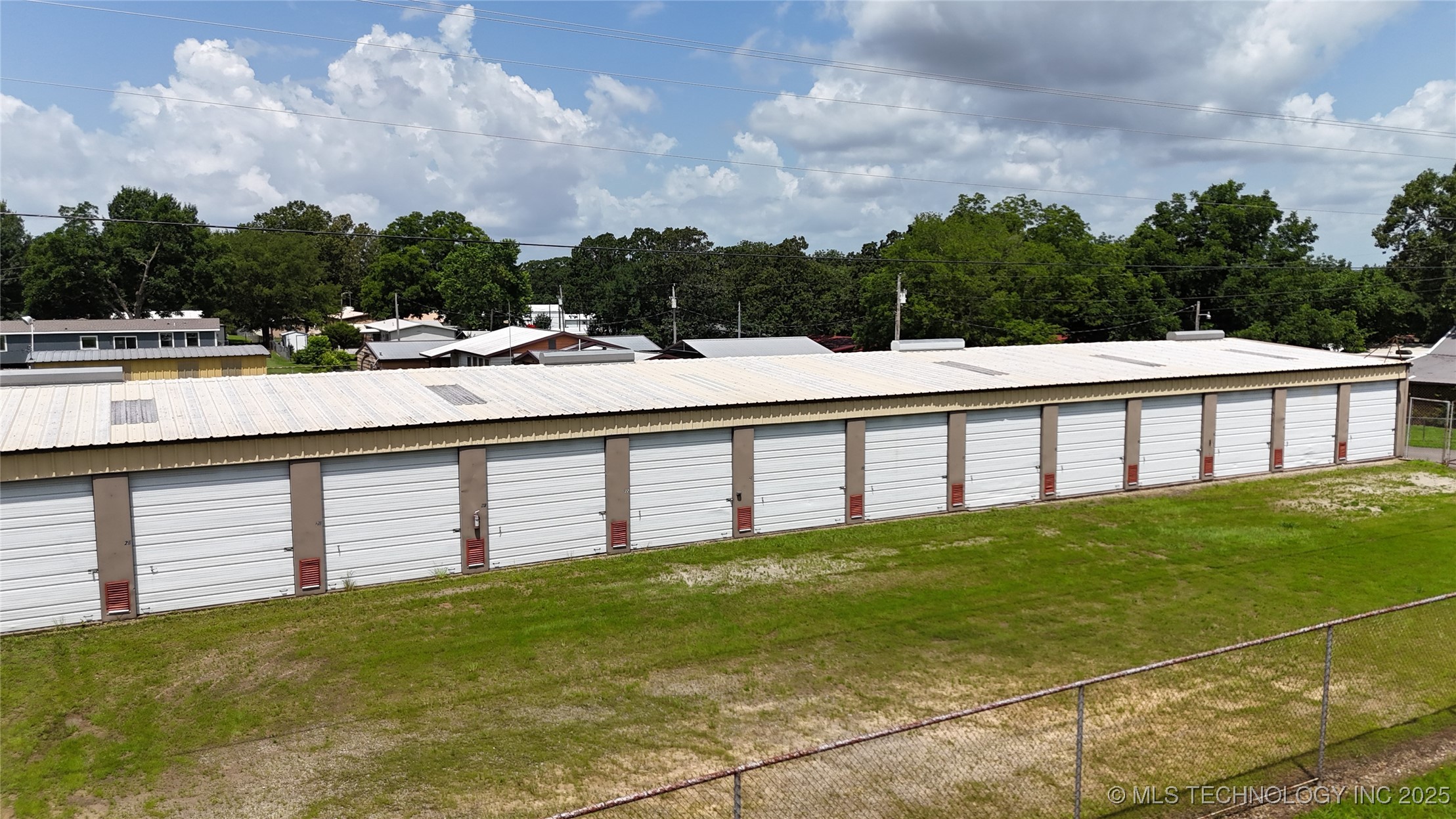 421692 E 1161 Circle Property Photo 7