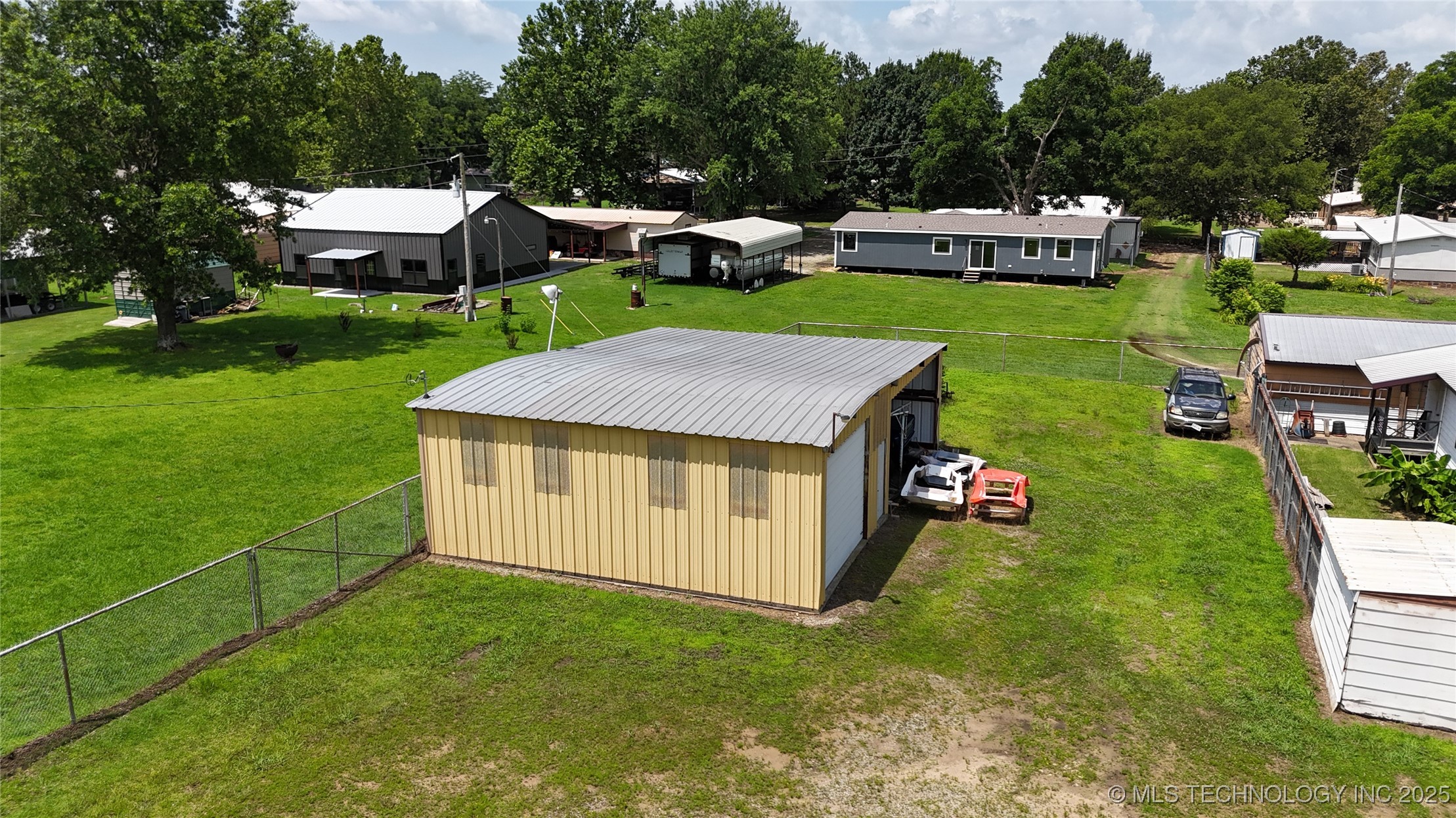 421692 E 1161 Circle Property Photo 13