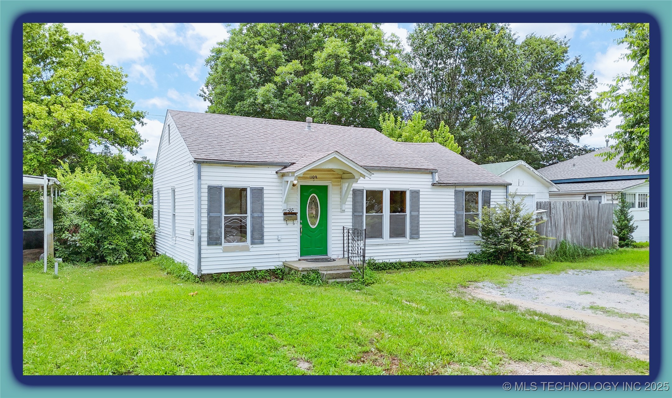 1109 E Corona Street Property Photo 1