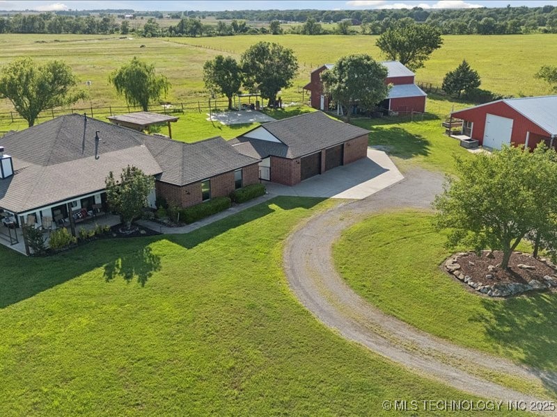 4270 S 4110 Road Property Photo 3