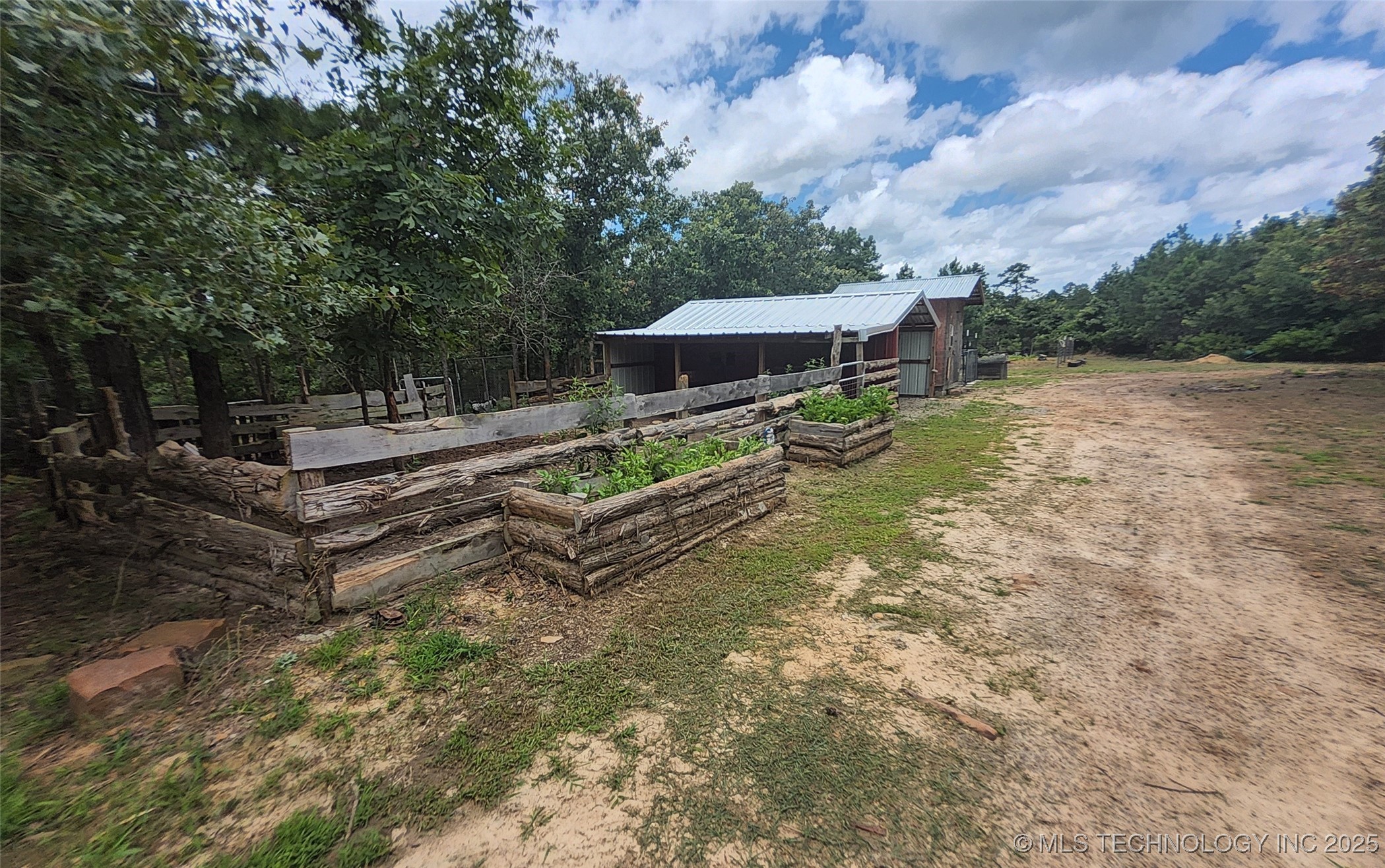 181103 W Sherman Road Property Photo 32