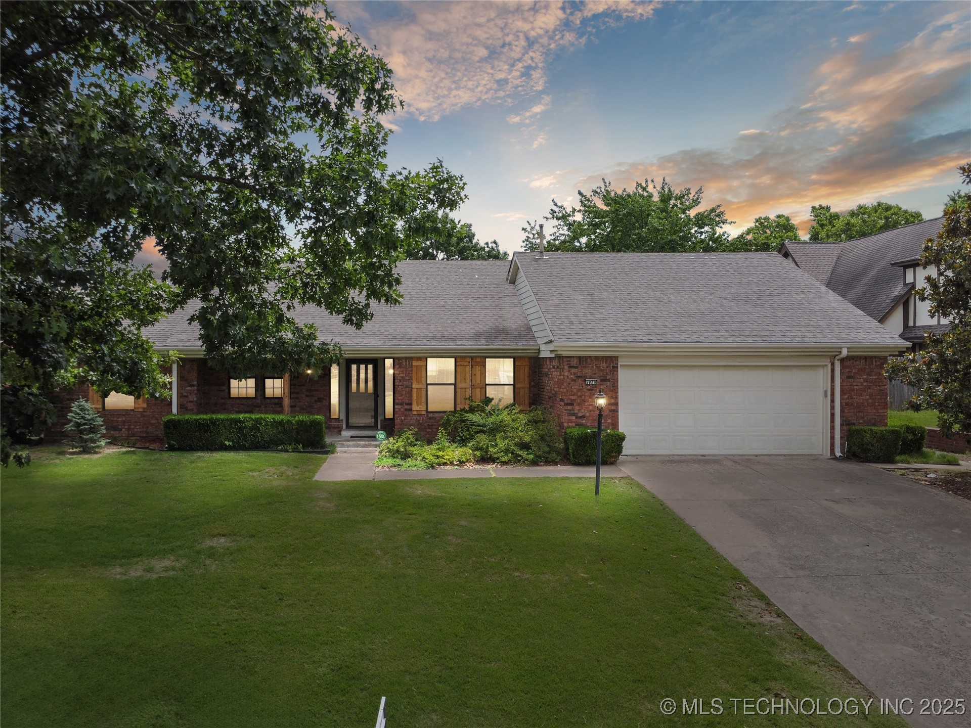 5839 S Louisville Avenue Property Photo 1