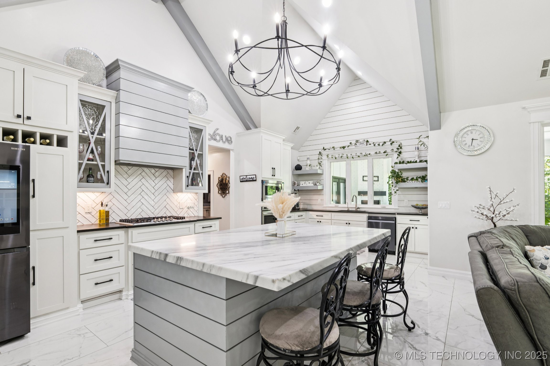 7604 S 6th Street Property Photo 9