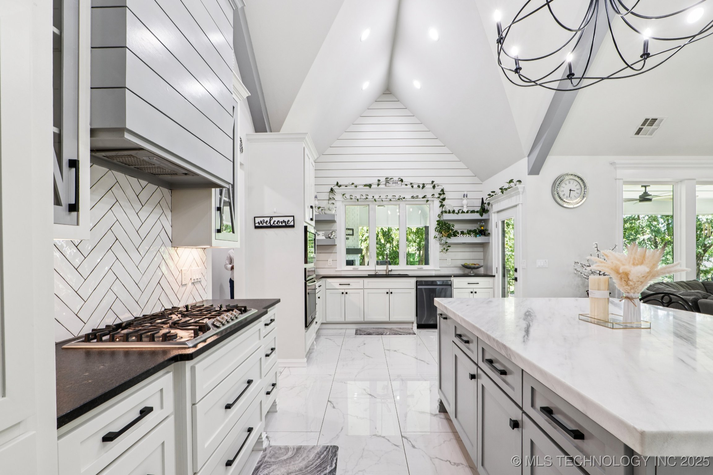 7604 S 6th Street Property Photo 10