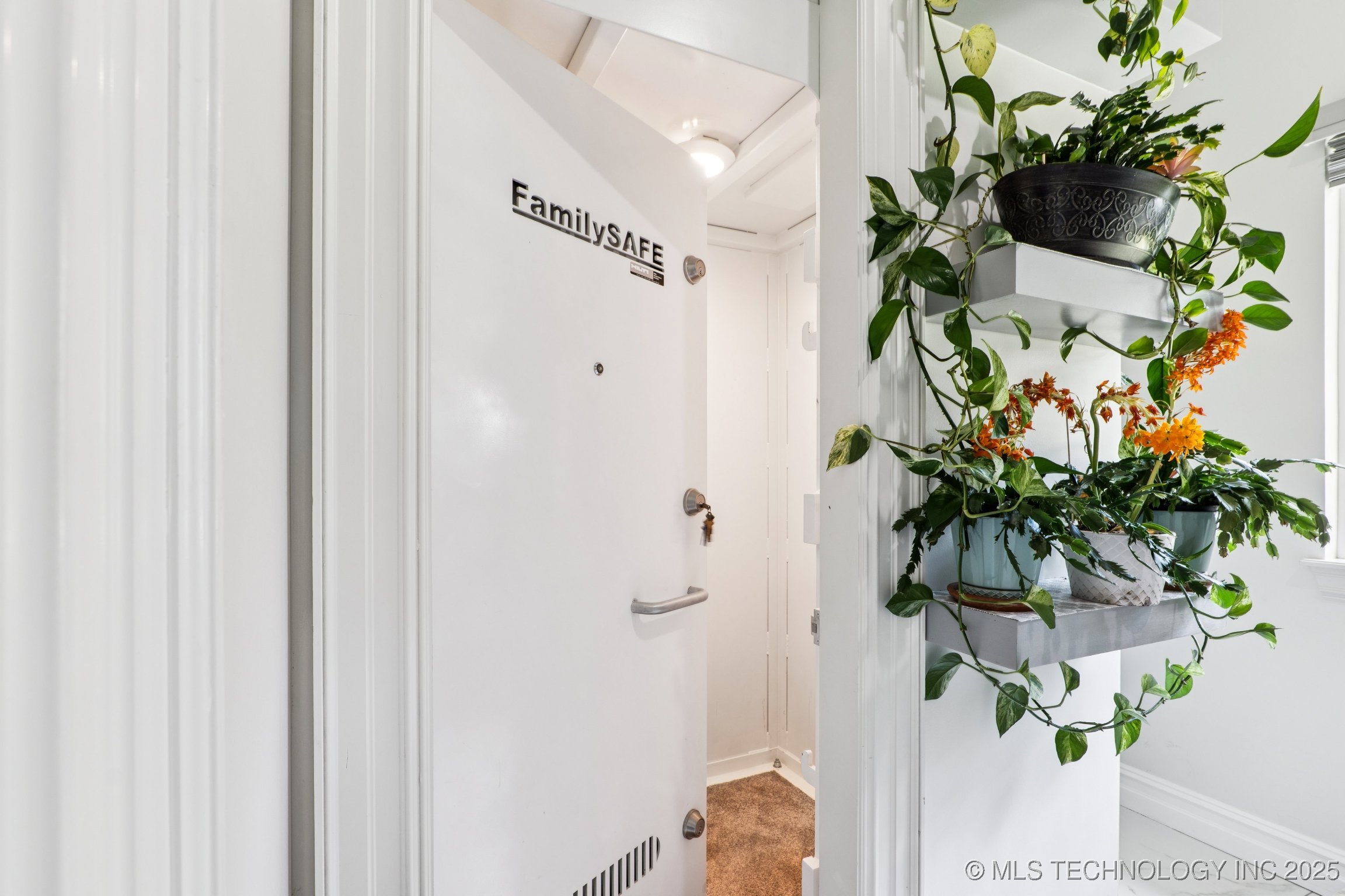 7604 S 6th Street Property Photo 14