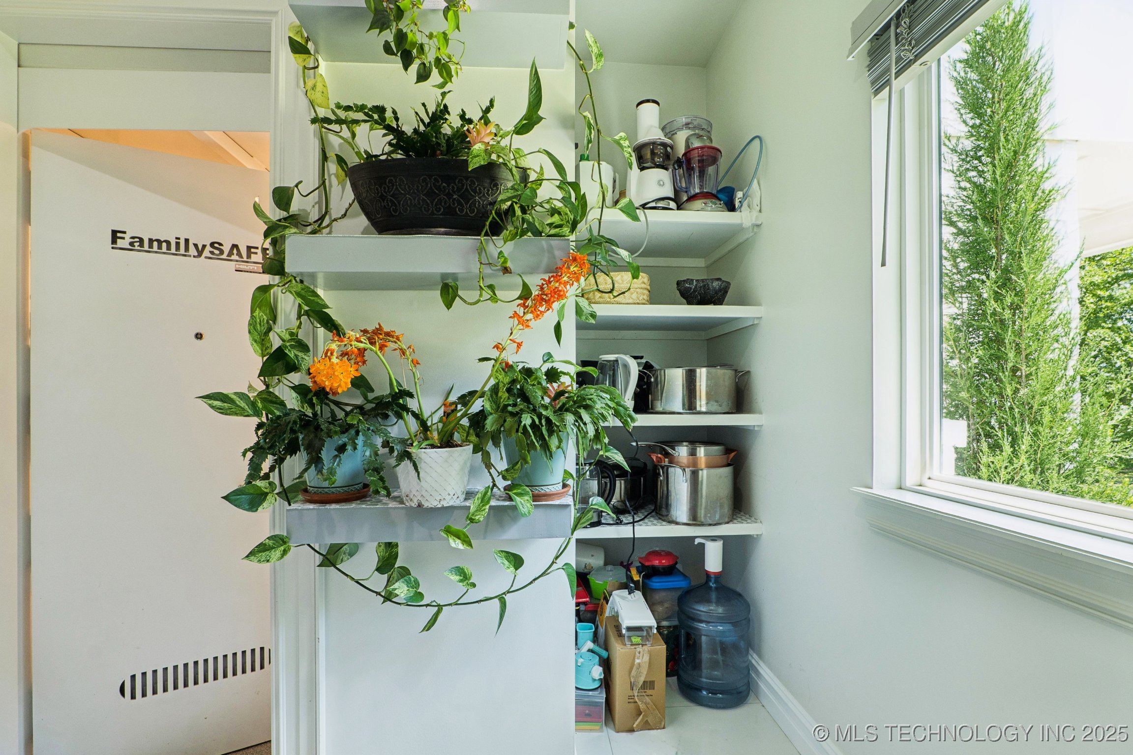 7604 S 6th Street Property Photo 16