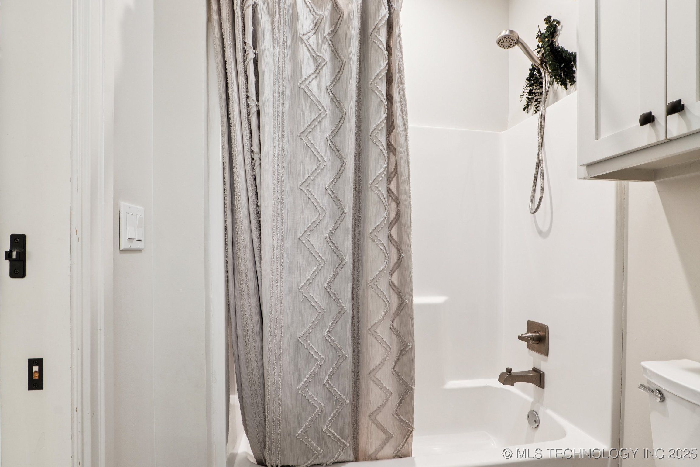 7604 S 6th Street Property Photo 31