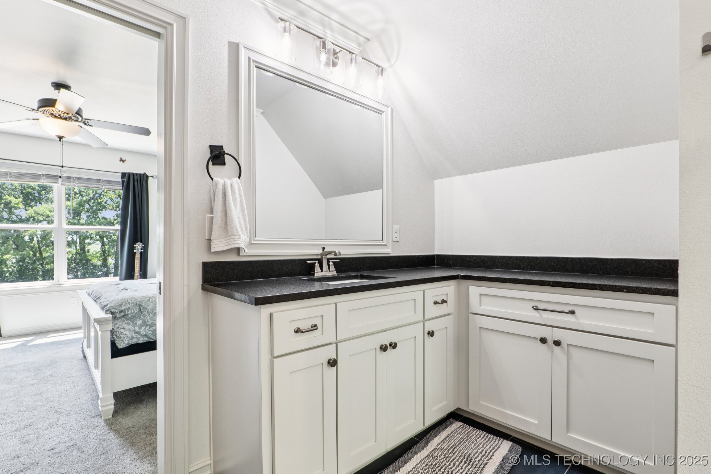 7604 S 6th Street Property Photo 46