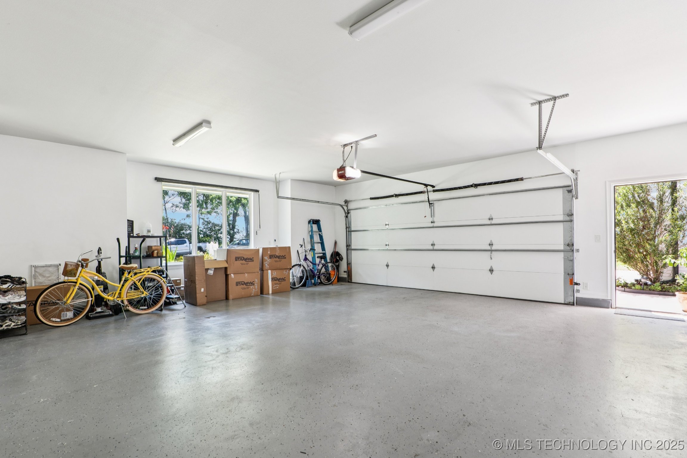 7604 S 6th Street Property Photo 48