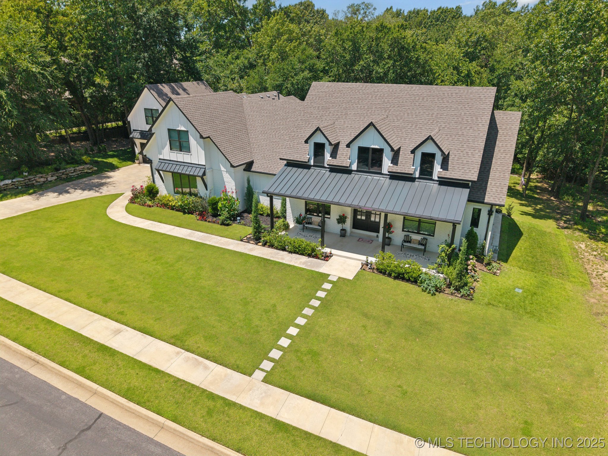 7604 S 6th Street Property Photo 60