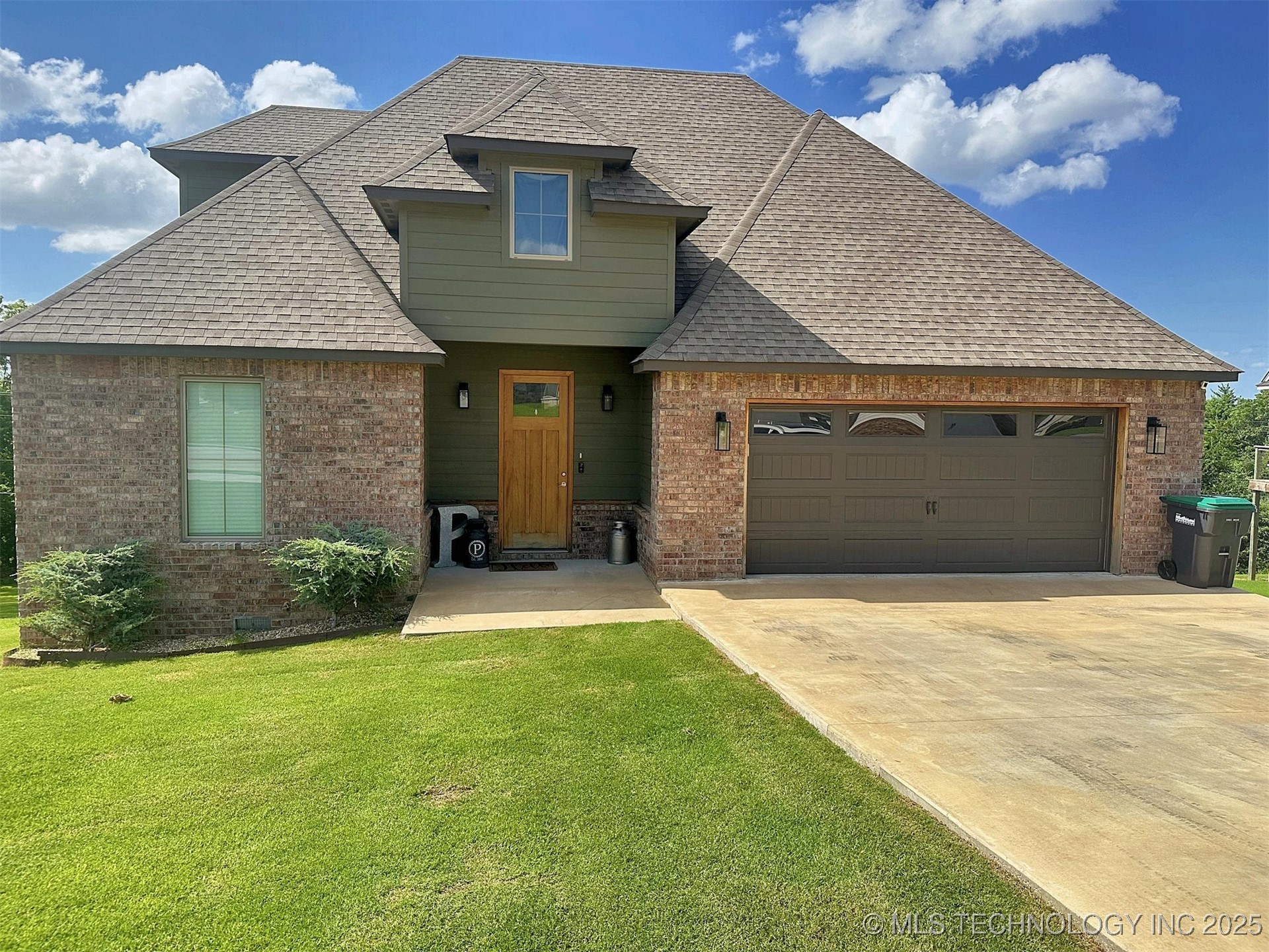 775 E Finley Ridge Drive Property Photo 1