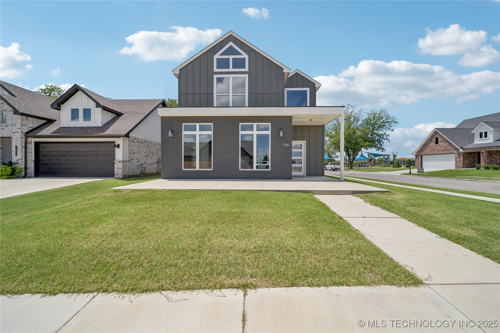 4500 S Dogwood Avenue Property Photo 1