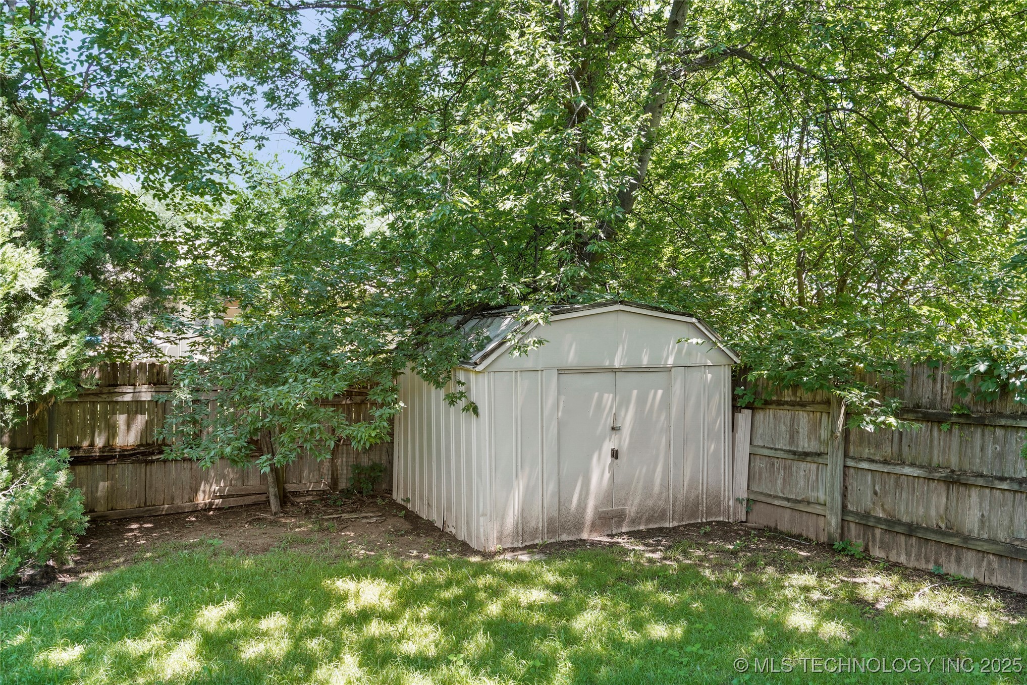 2030 W Richmond Street Property Photo 44