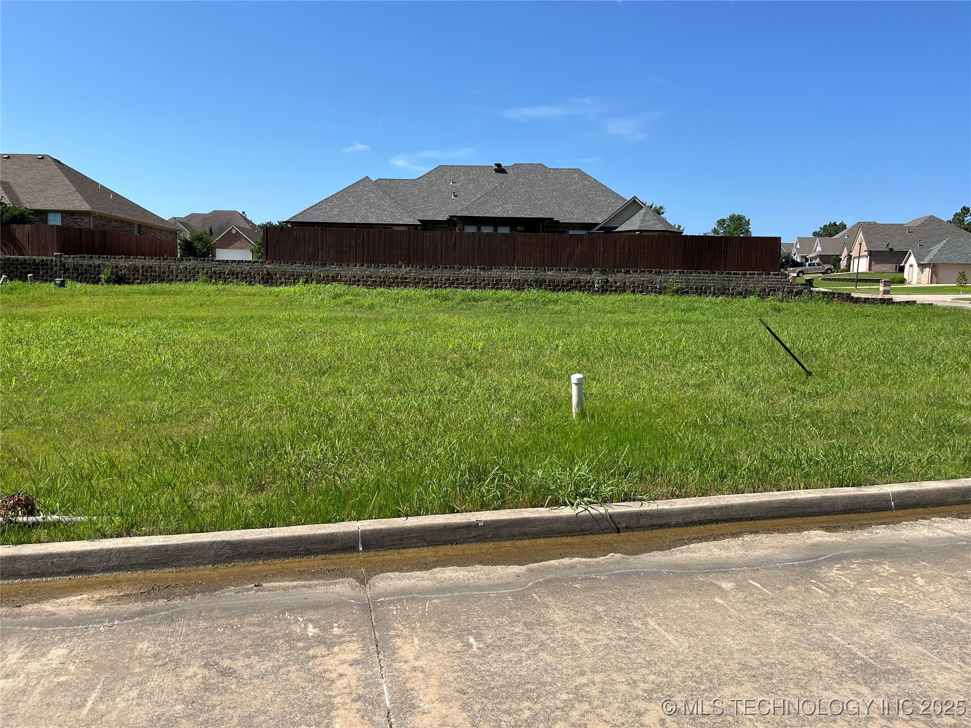 1331 Ew Magnolia Property Photo 1