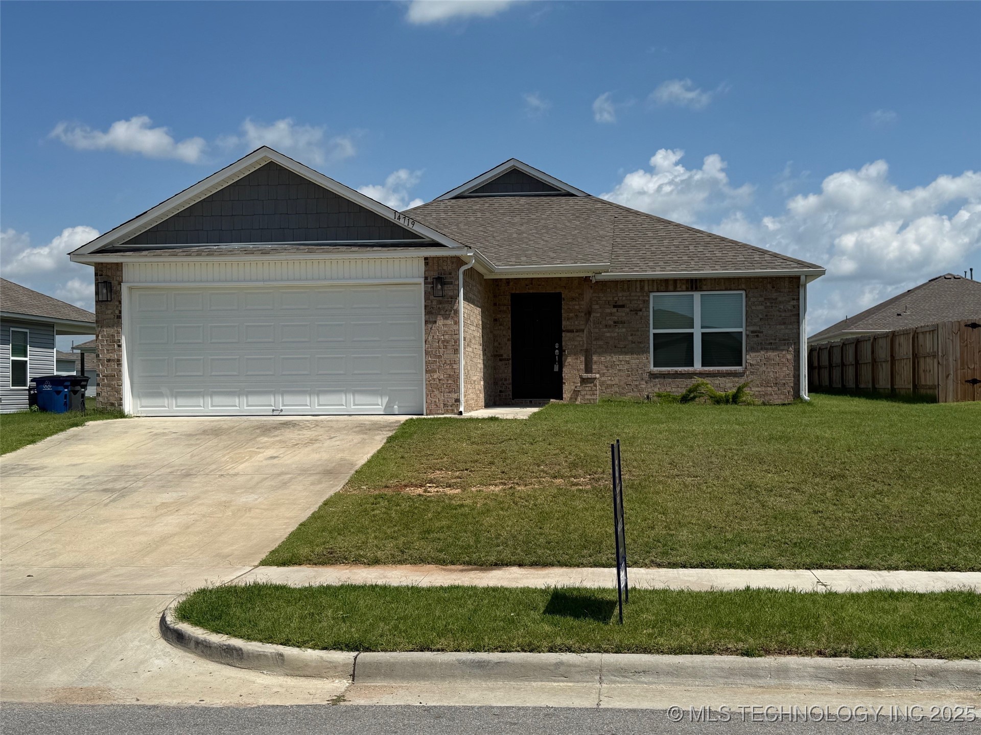 14719 E 39th Street Property Photo 1