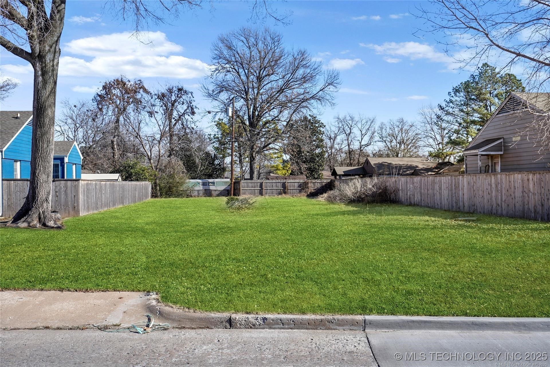 4247 Riverside Drive Property Photo 1
