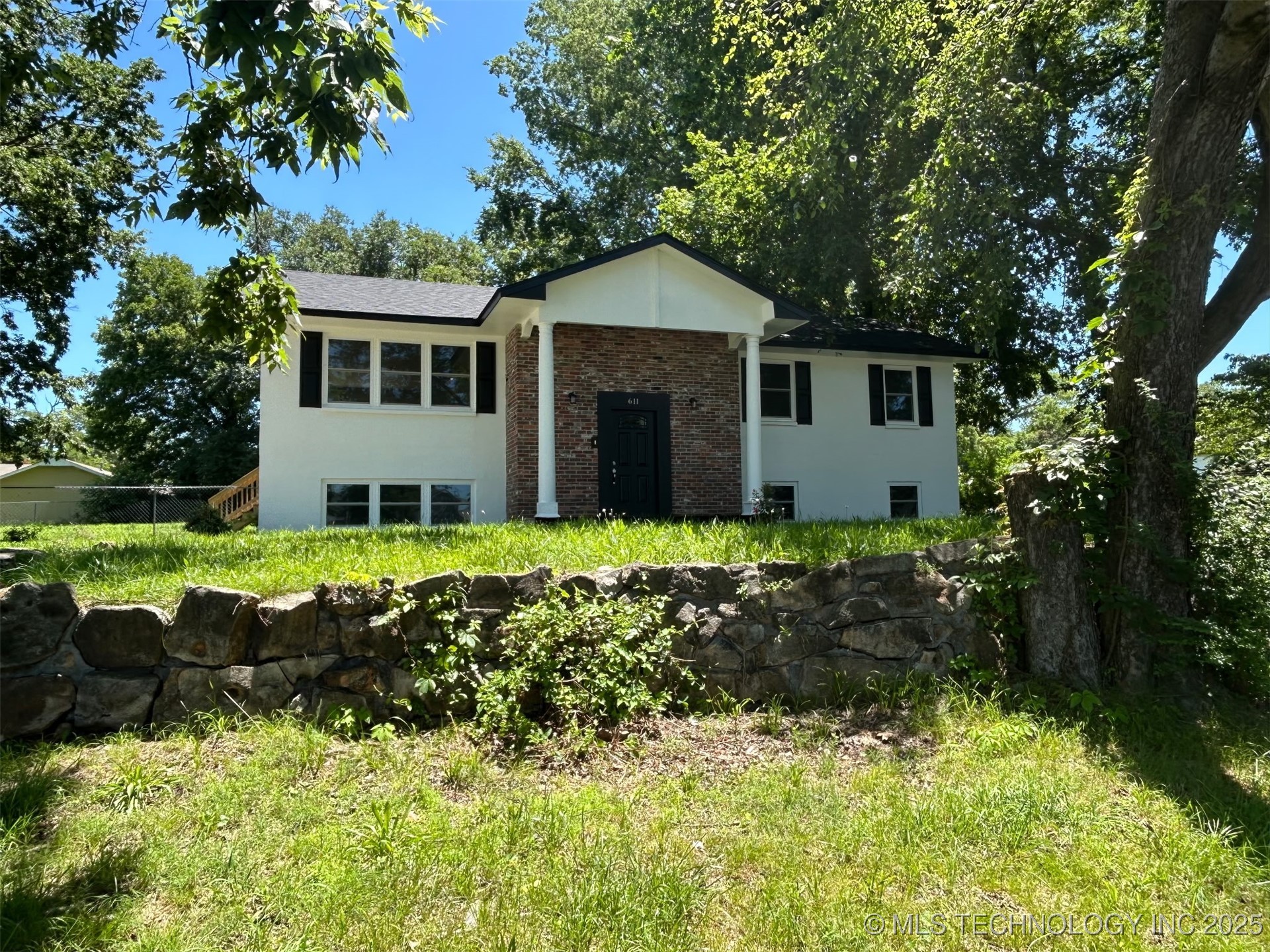 611 S Hazel Street Property Photo