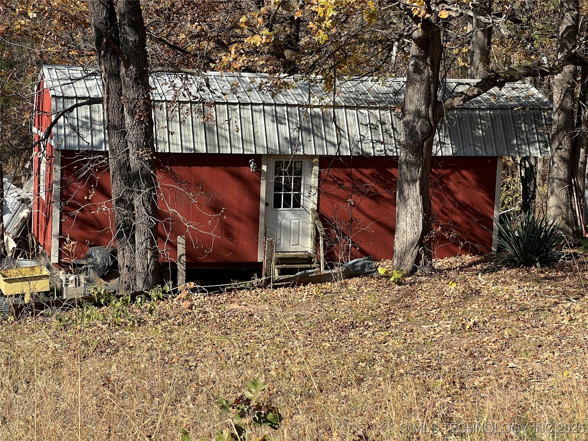 416673 Grizzly Lane Property Photo 1