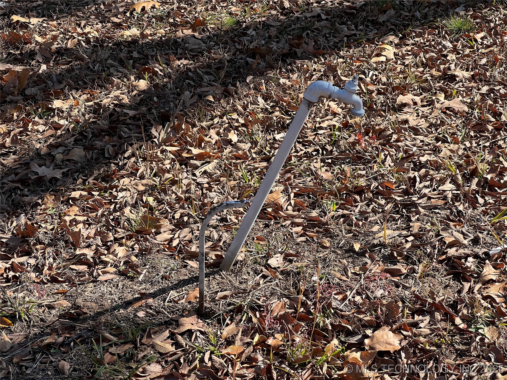 416673 Grizzly Lane Property Photo 4