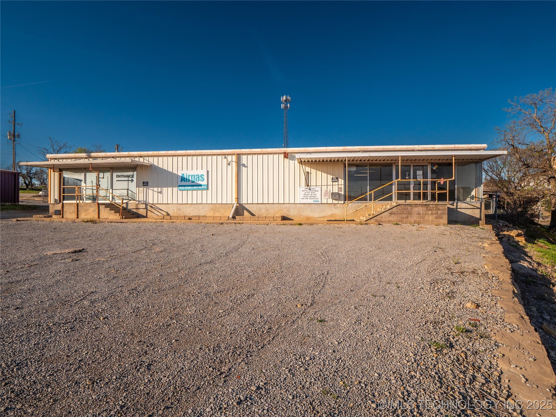 1 W Choctaw Property Photo 4