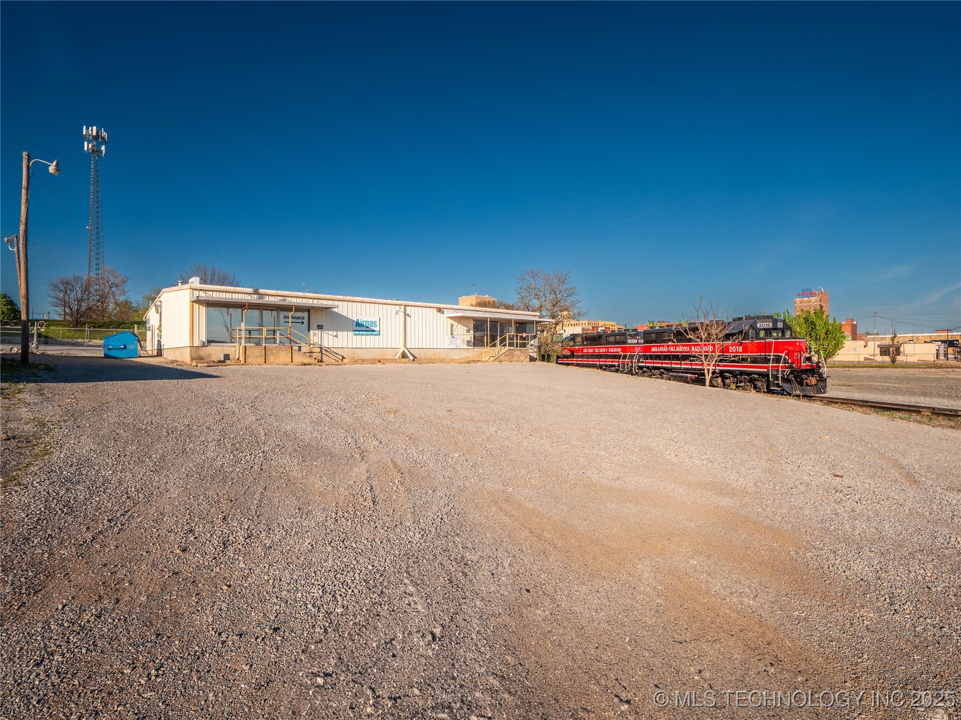 1 W Choctaw Property Photo 6