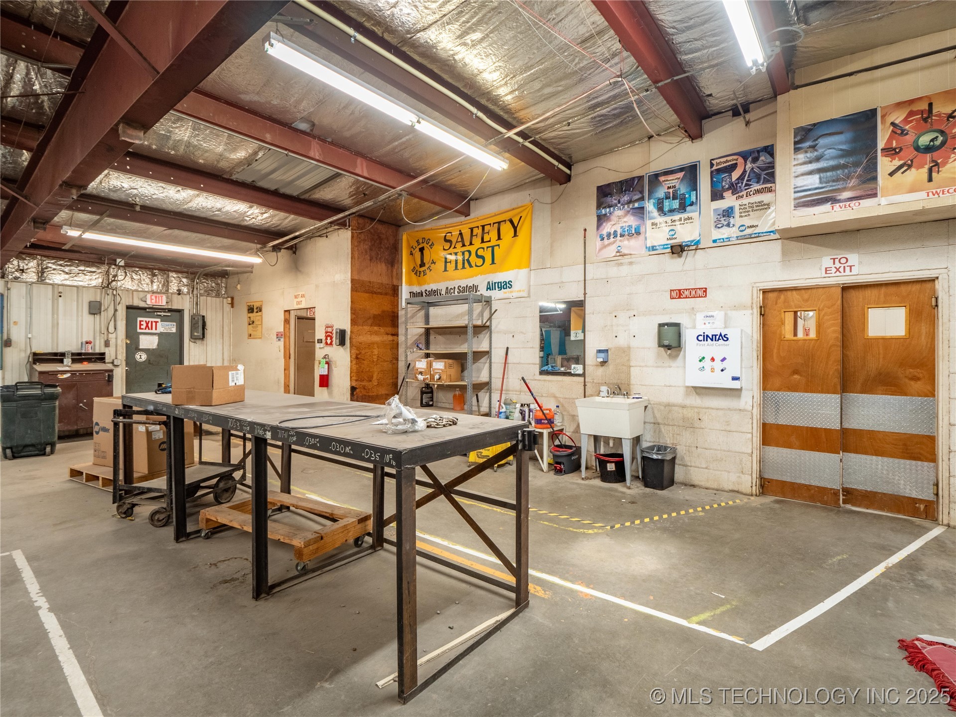 1 W Choctaw Property Photo 8