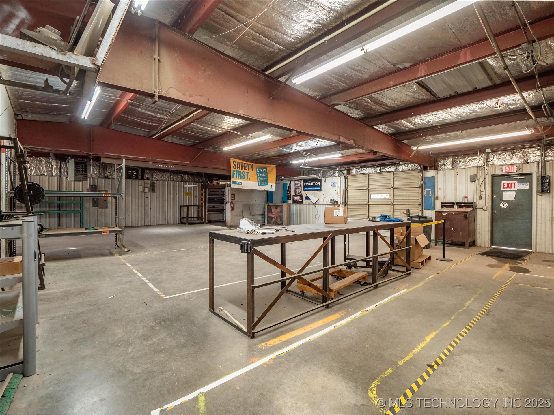 1 W Choctaw Property Photo 9