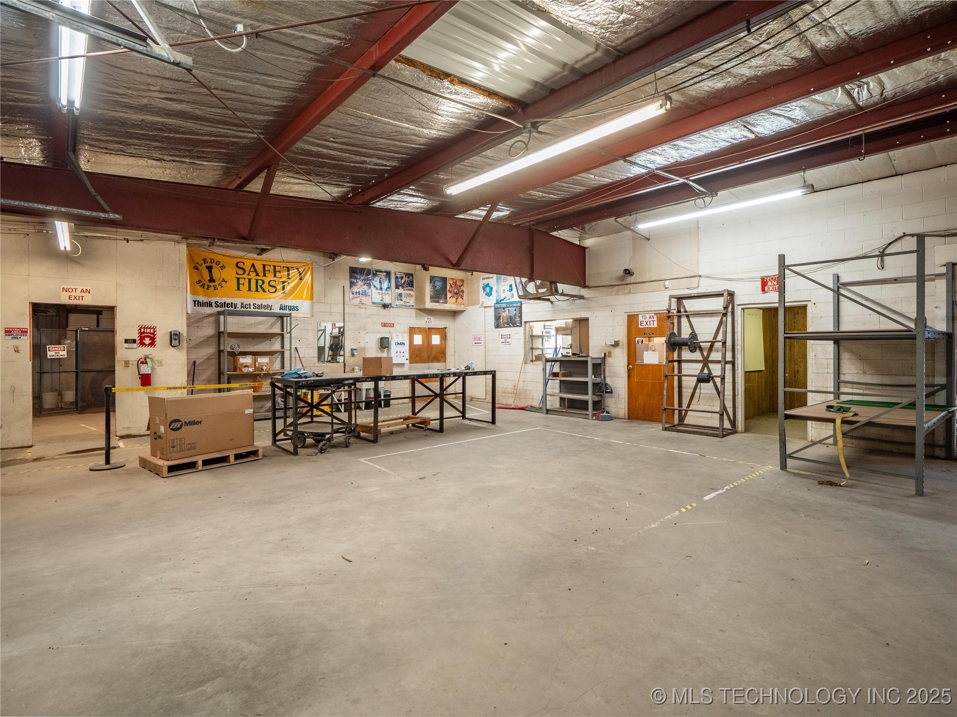 1 W Choctaw Property Photo 11