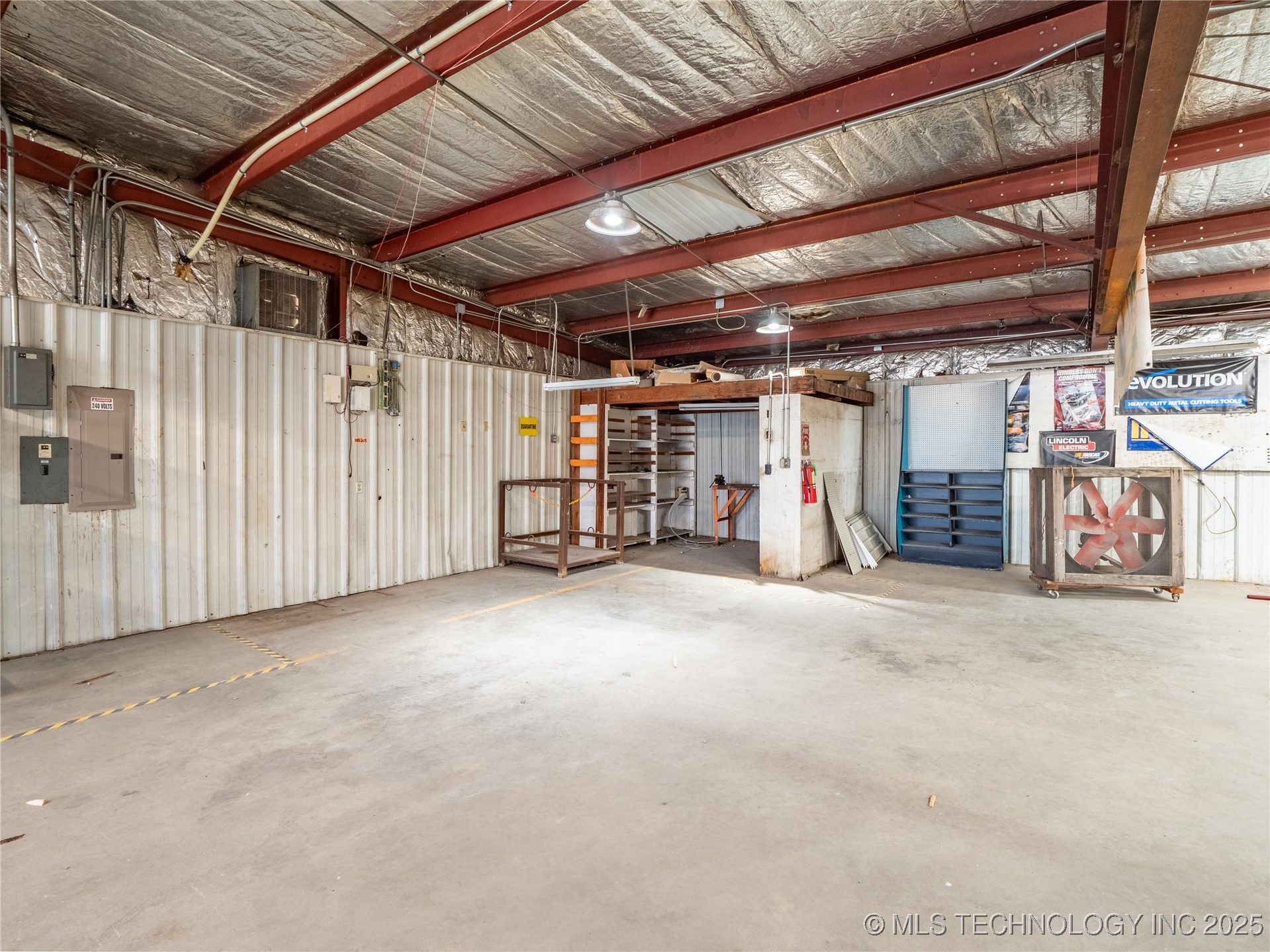 1 W Choctaw Property Photo 13