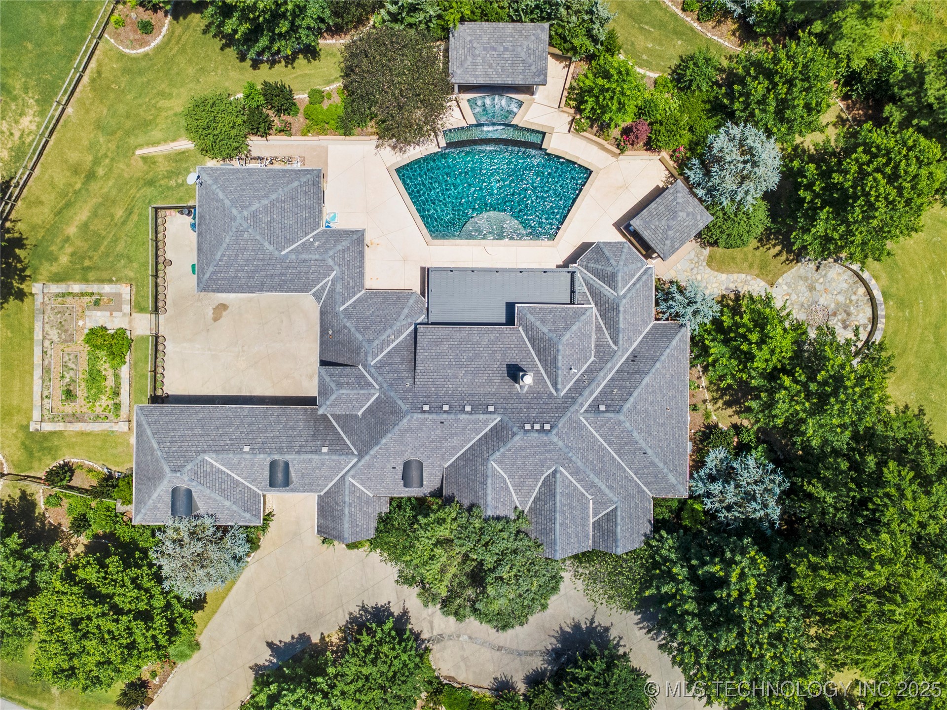 7405 S 288th East Avenue Property Photo