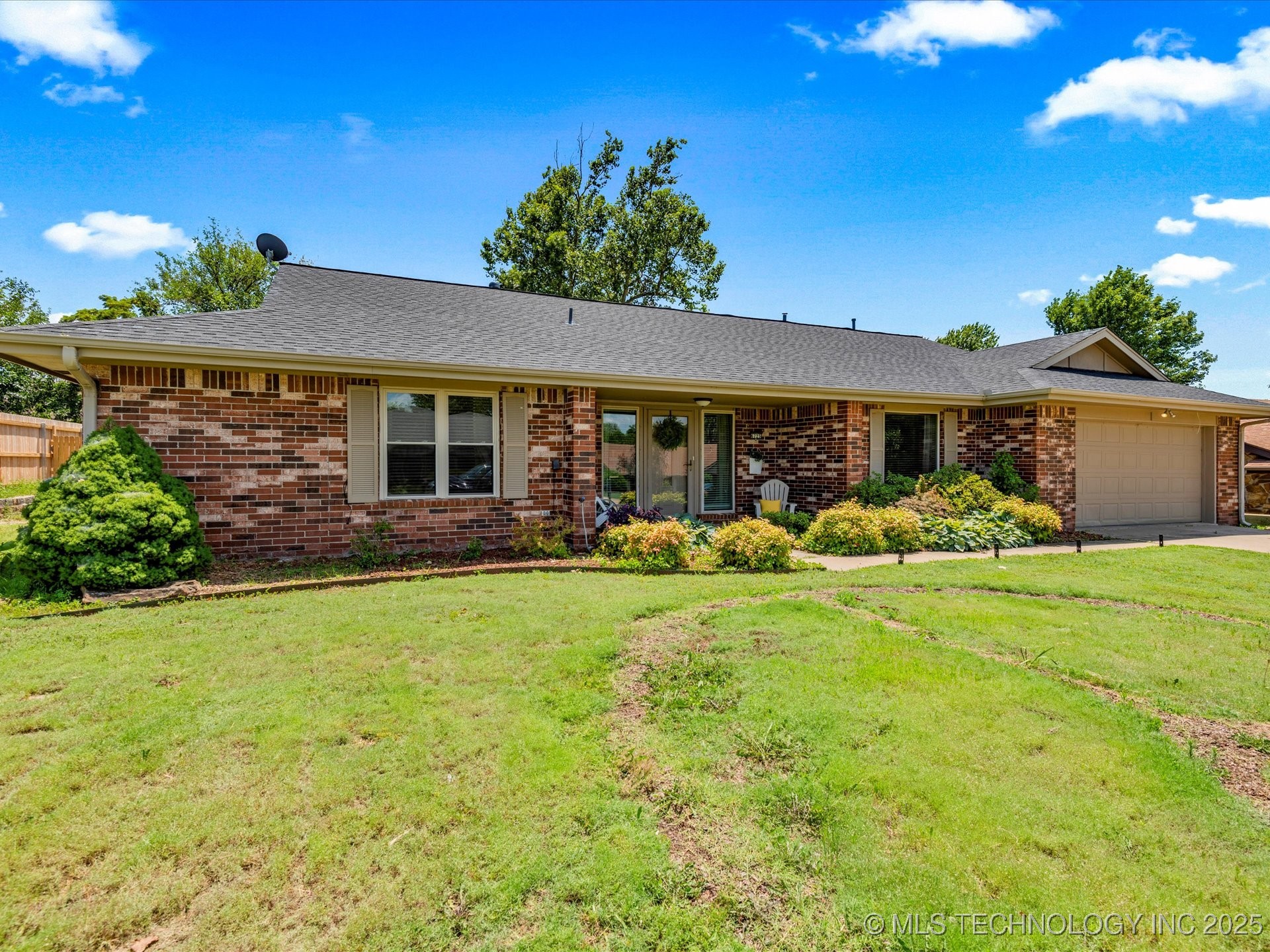 6725 Dorsett Drive Property Photo 1