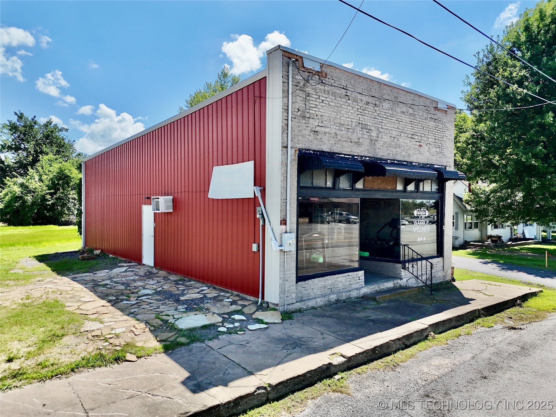 202 W Main Street Property Photo 1