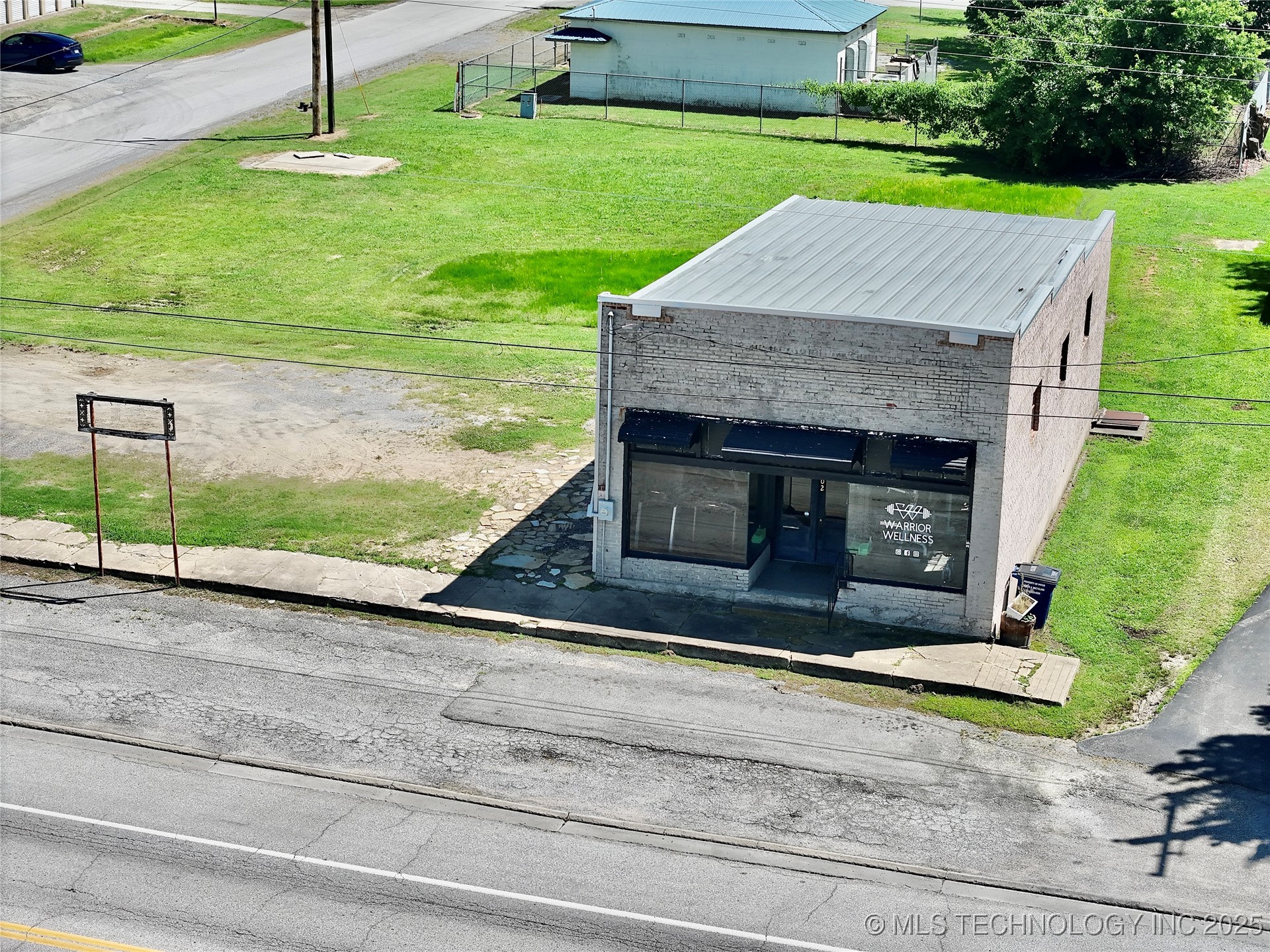202 W Main Street Property Photo 4