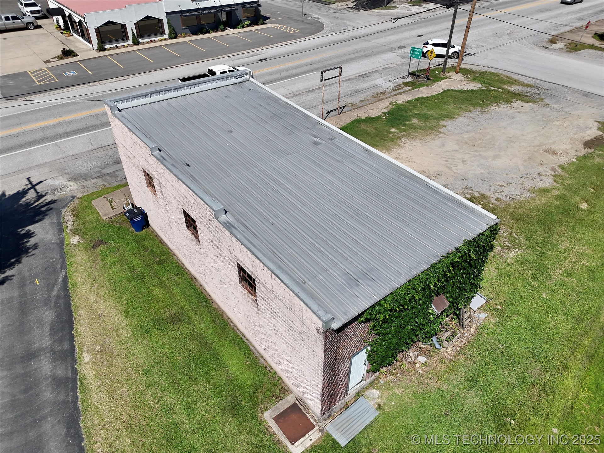 202 W Main Street Property Photo 6