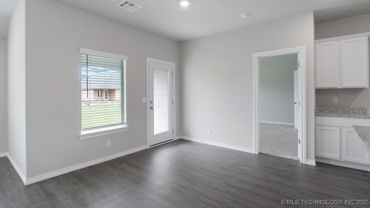 8609 E Dallas Street Property Photo 10