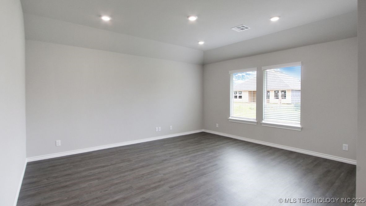 8609 E Dallas Street Property Photo 11