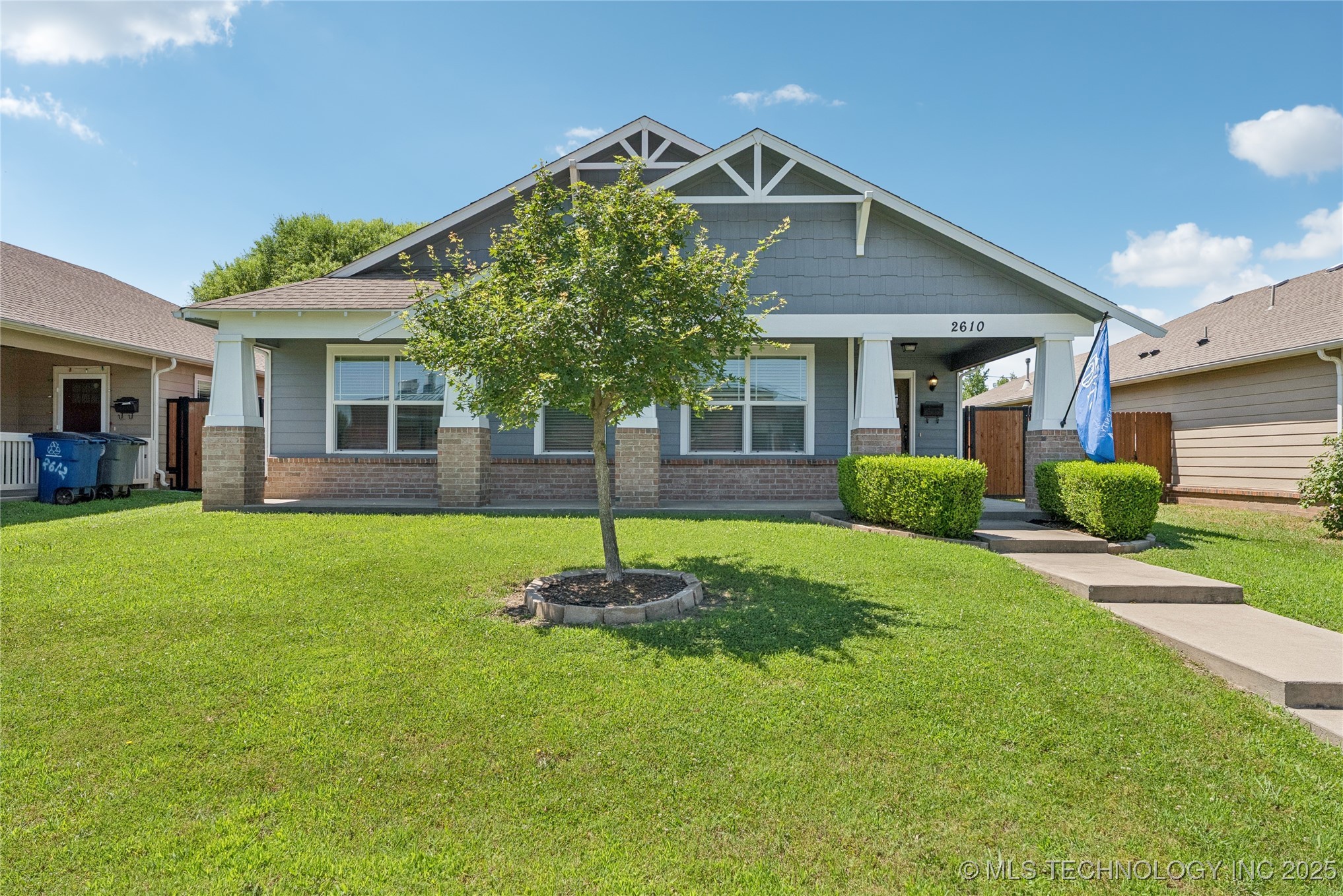 2610 E 5th Place Property Photo