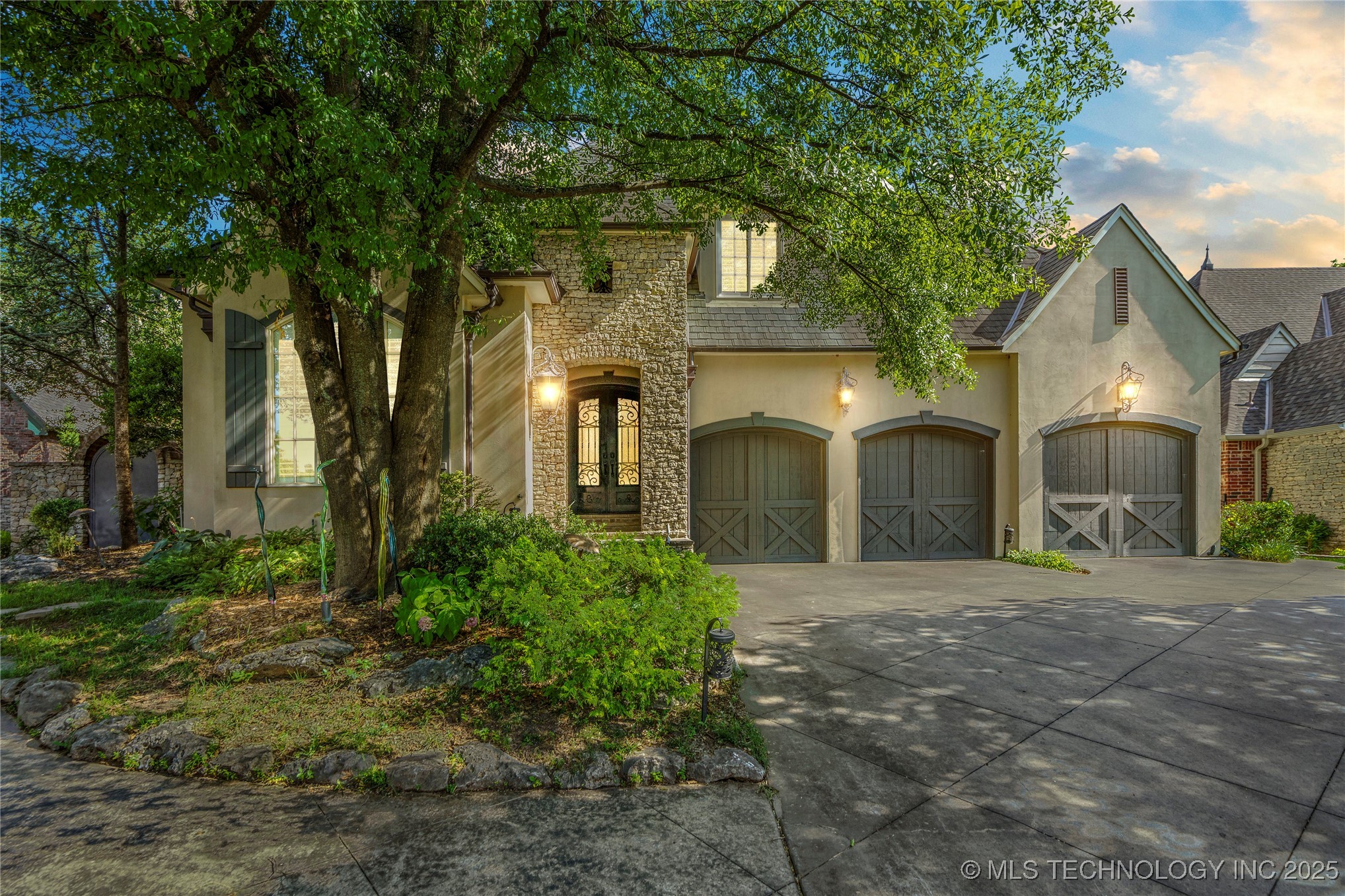 3310 E 94th Street Property Photo 1