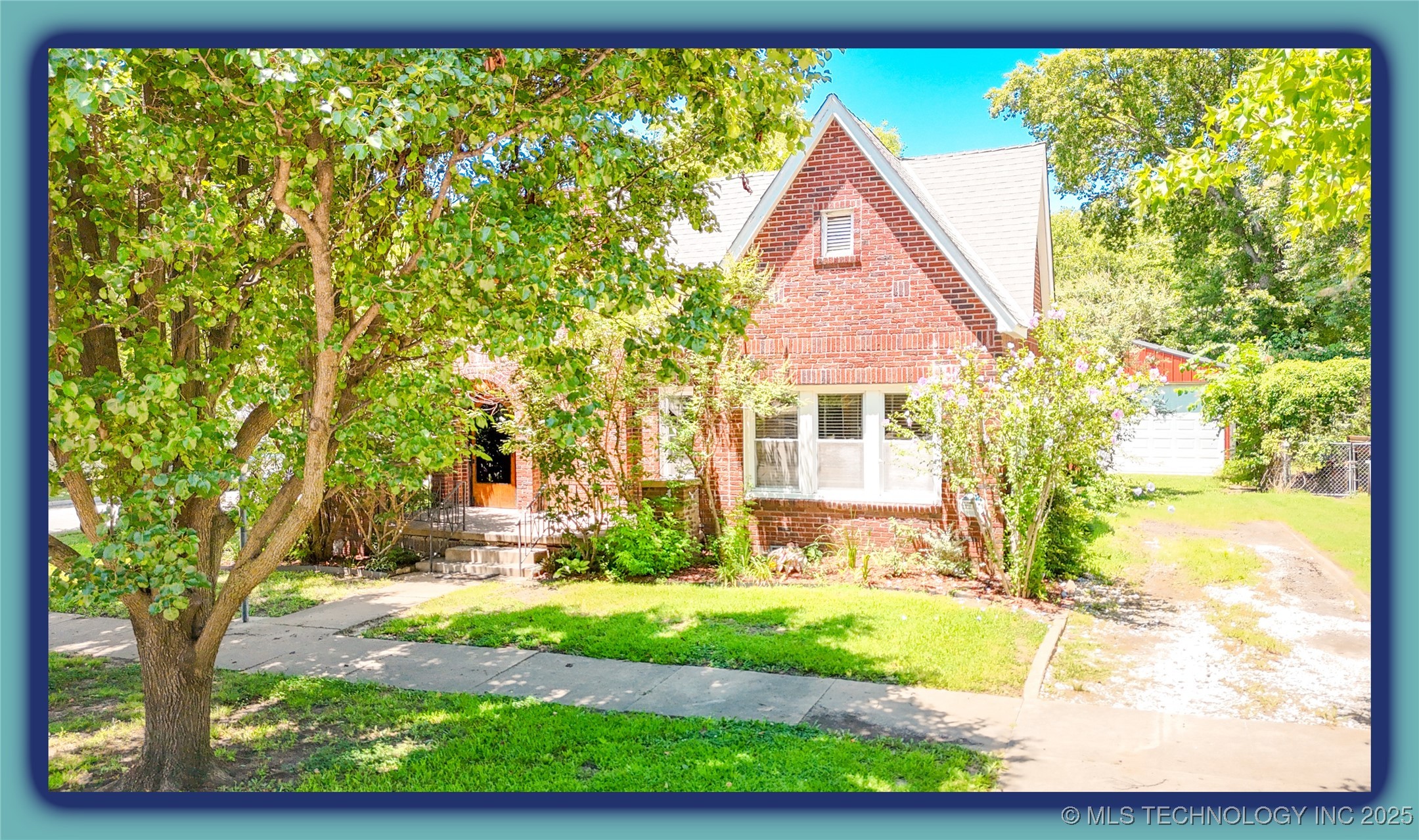 900 E 16th Street Property Photo 1