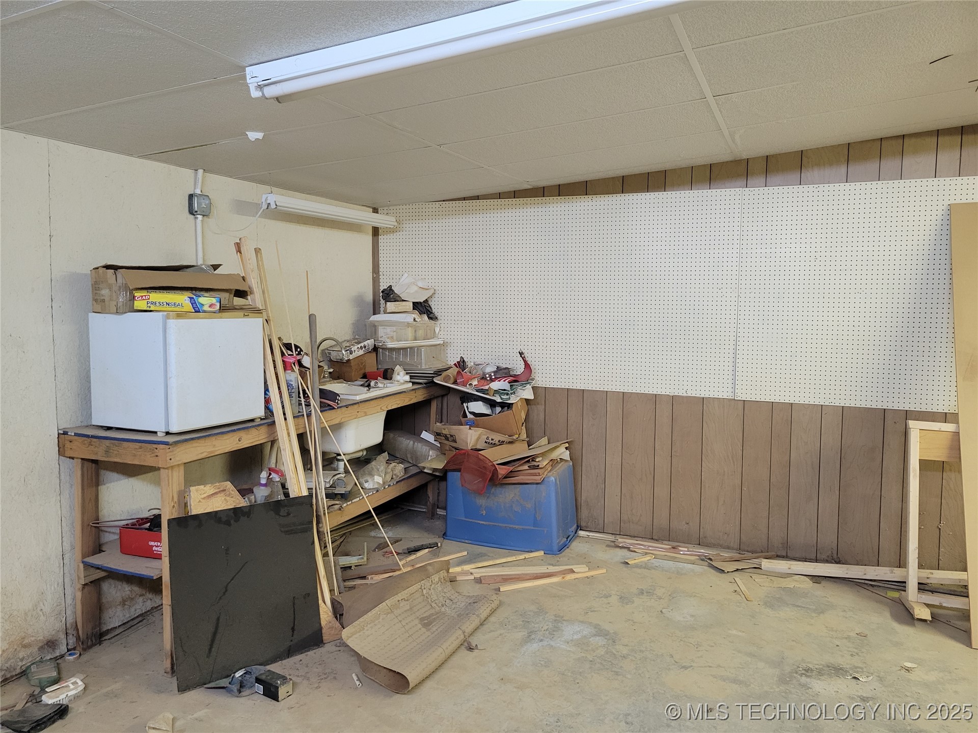 203 W Broadway Street Property Photo 12